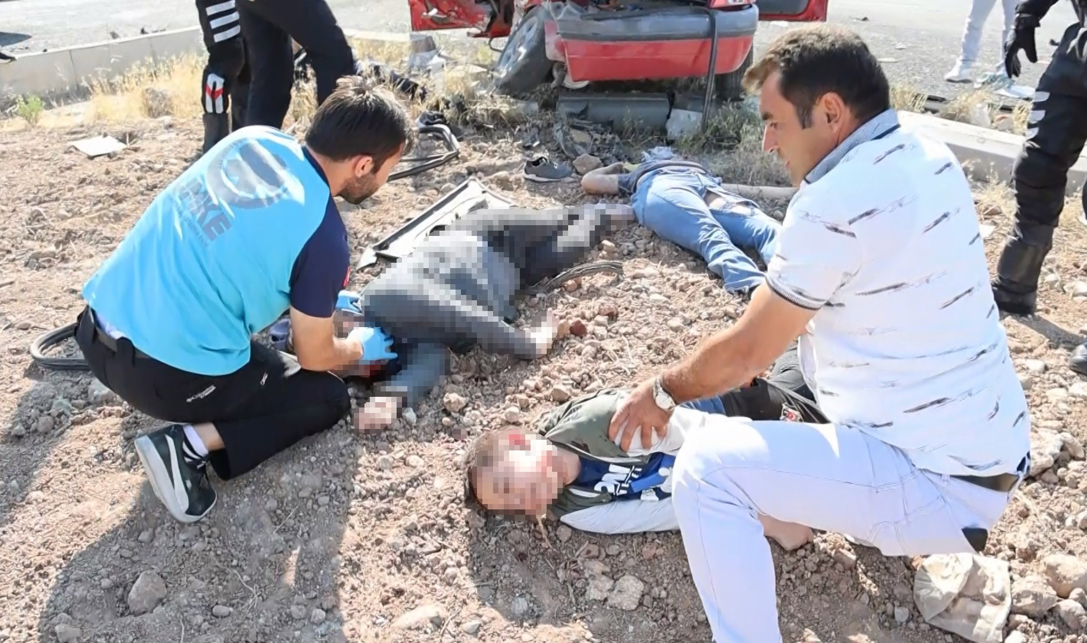 Sınava Giden Araçlar Çarpıştı 1 Ölü, 4'Ü Ağır 10 Yaralı (4)