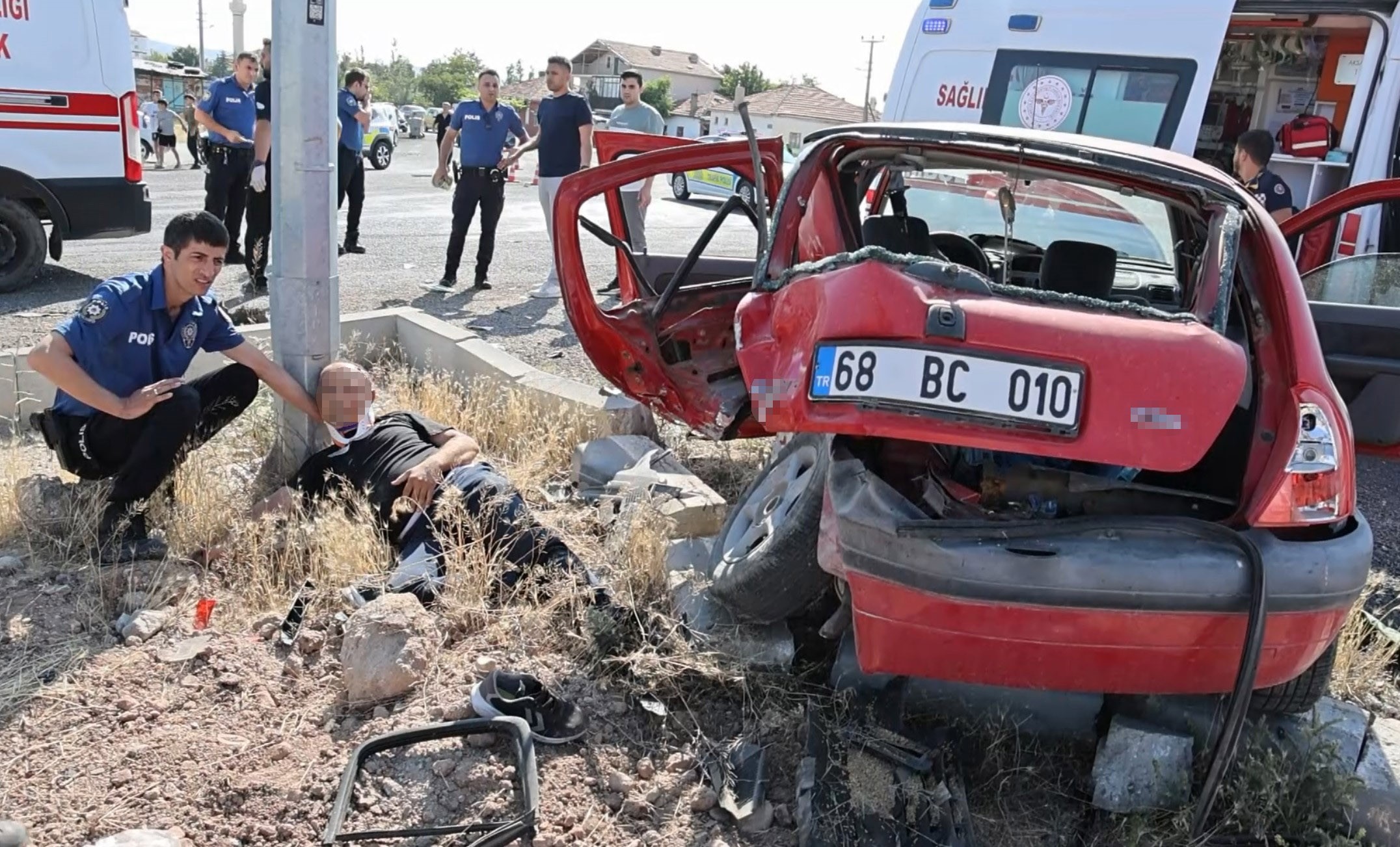 Sınava Giden Araçlar Çarpıştı 1 Ölü, 4'Ü Ağır 10 Yaralı (8)