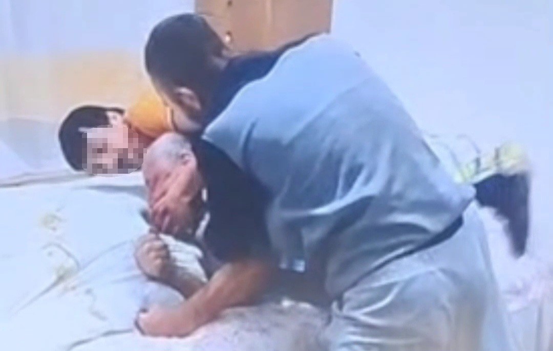Yaşlı Adamın Dövülerek Öldürülmesi Görüntüleri Ortaya Çıktı (2)