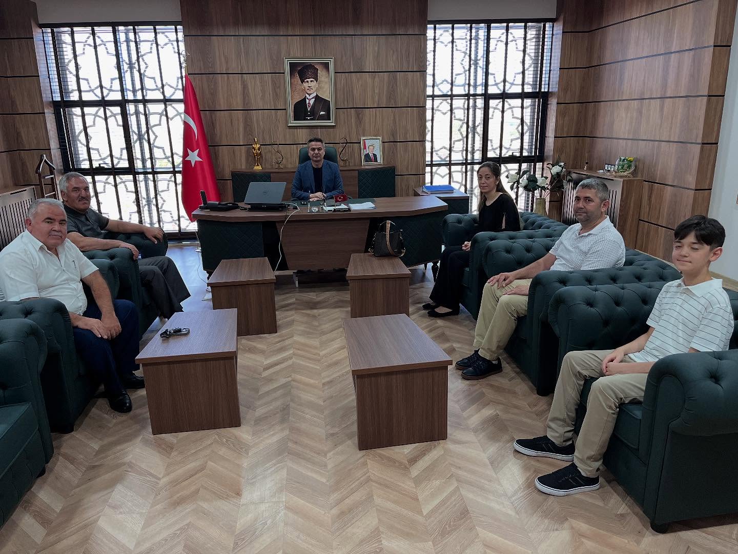 Bafra Kaymakamı Altinpinar; Lgs Bafra Birincisi Mahmut Pul'u Ağırladı (3)