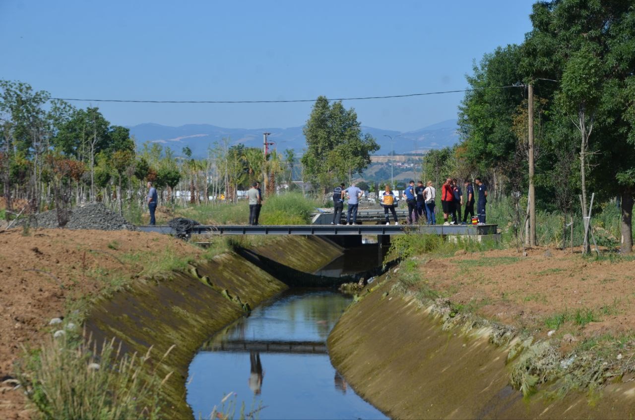 Bafra'da Sulama Kanalında Kadın Cesedi Bulundu (6)