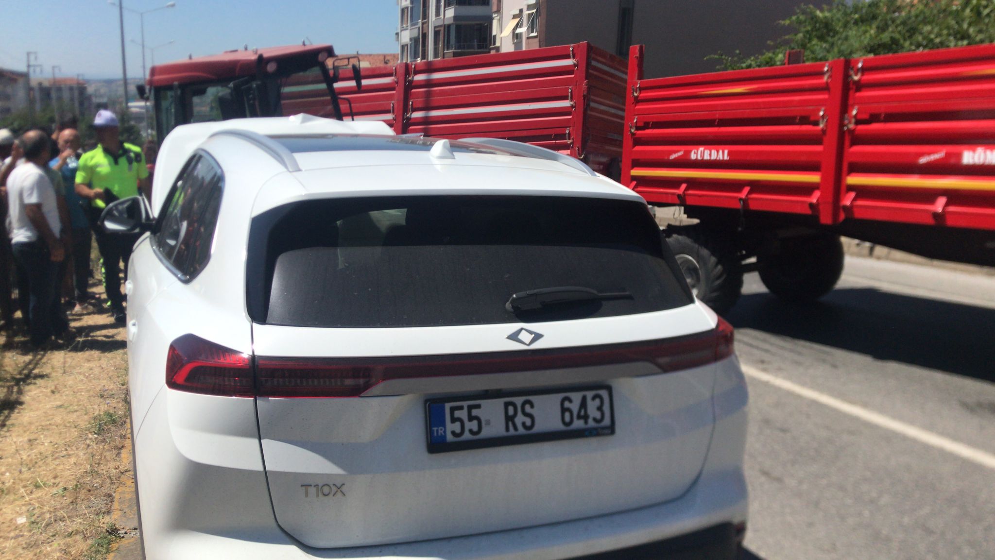 Bafra’da Traktör Ile Aracın Karıştığı Kaza Da 2 Yaralı (4)
