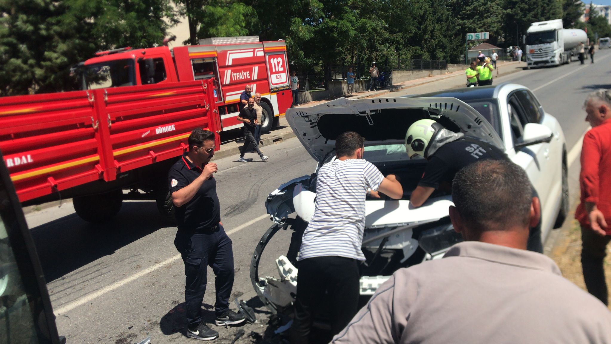 Bafra’da Traktör Ile Aracın Karıştığı Kaza Da 2 Yaralı (7)