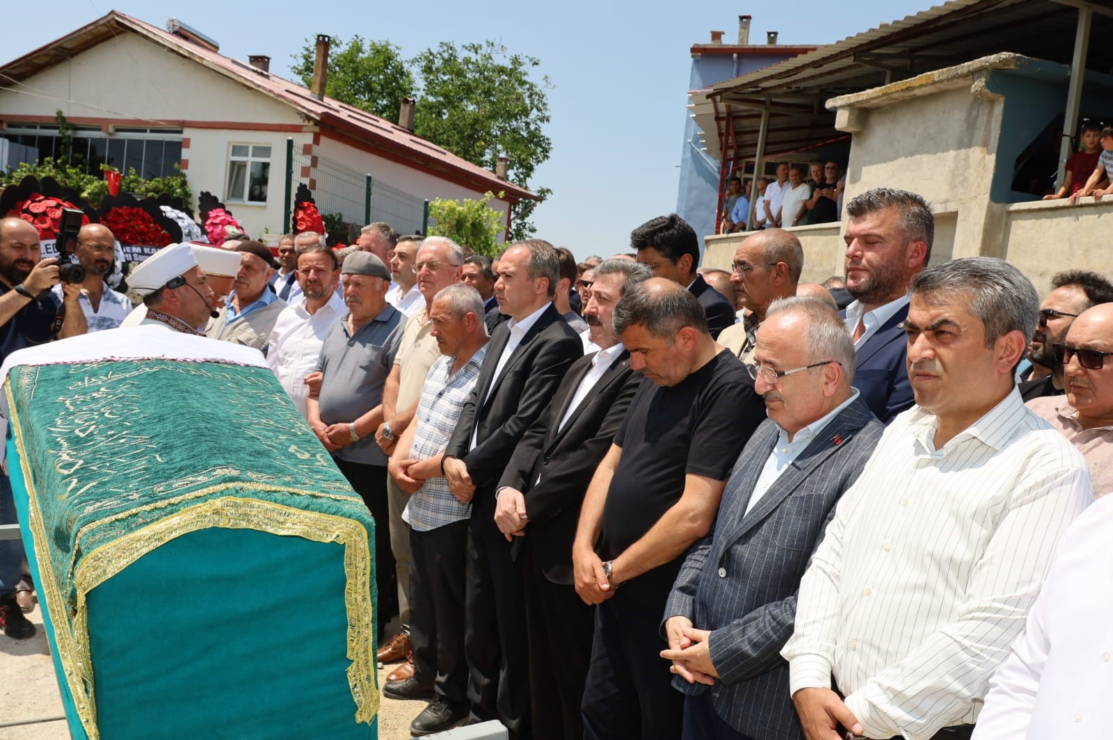Mhp İl Başkanı Burhan Mucur’un Acı Günü Annesi Dualarla Son Yolculuğuna Uğurlandı (3)