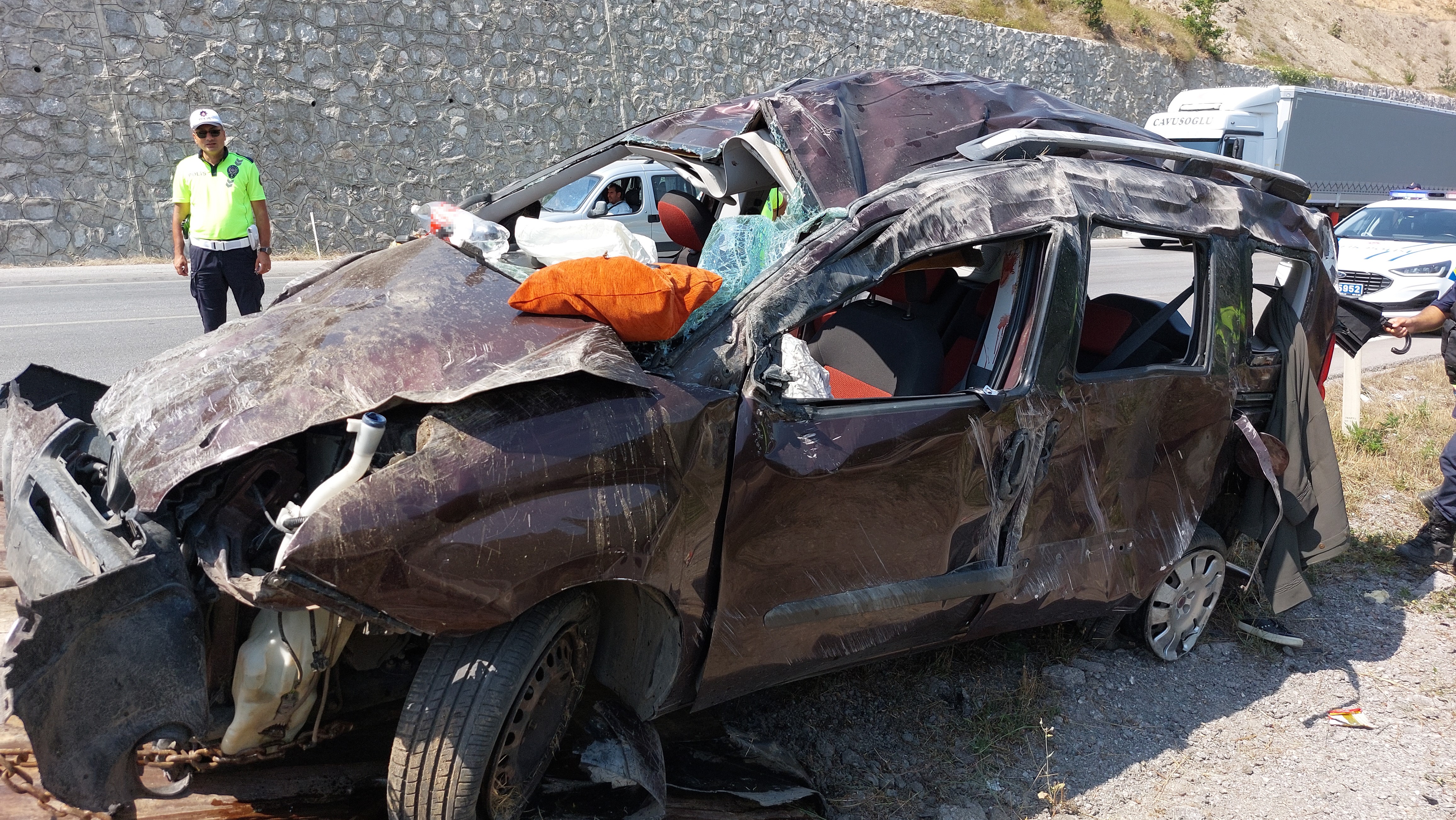 Samsun'da Hafif Ticari Araç Takla Attı 1 Ölü, 3 Yaralı (1)