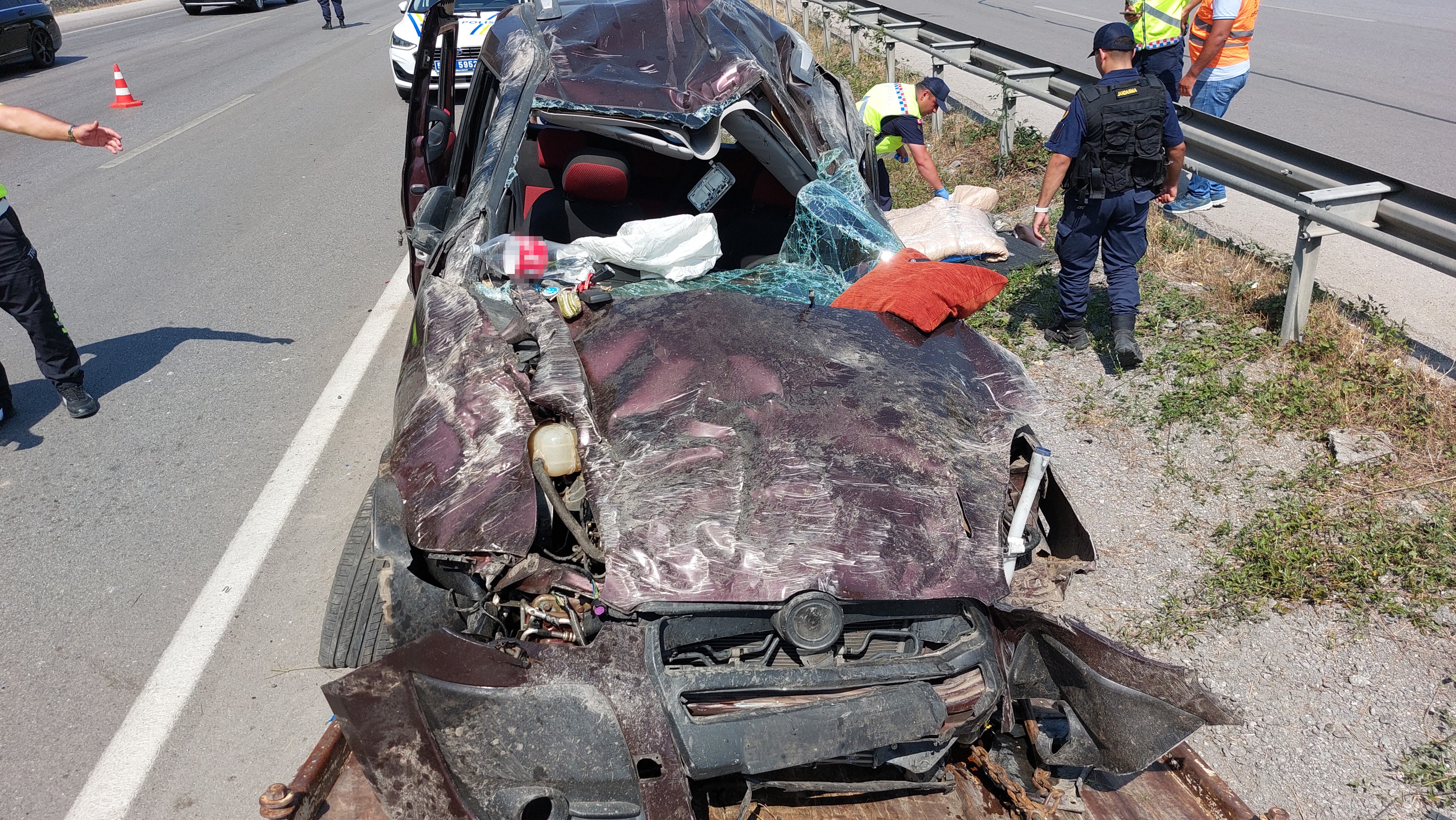 Samsun'da Hafif Ticari Araç Takla Attı 1 Ölü, 3 Yaralı (3)
