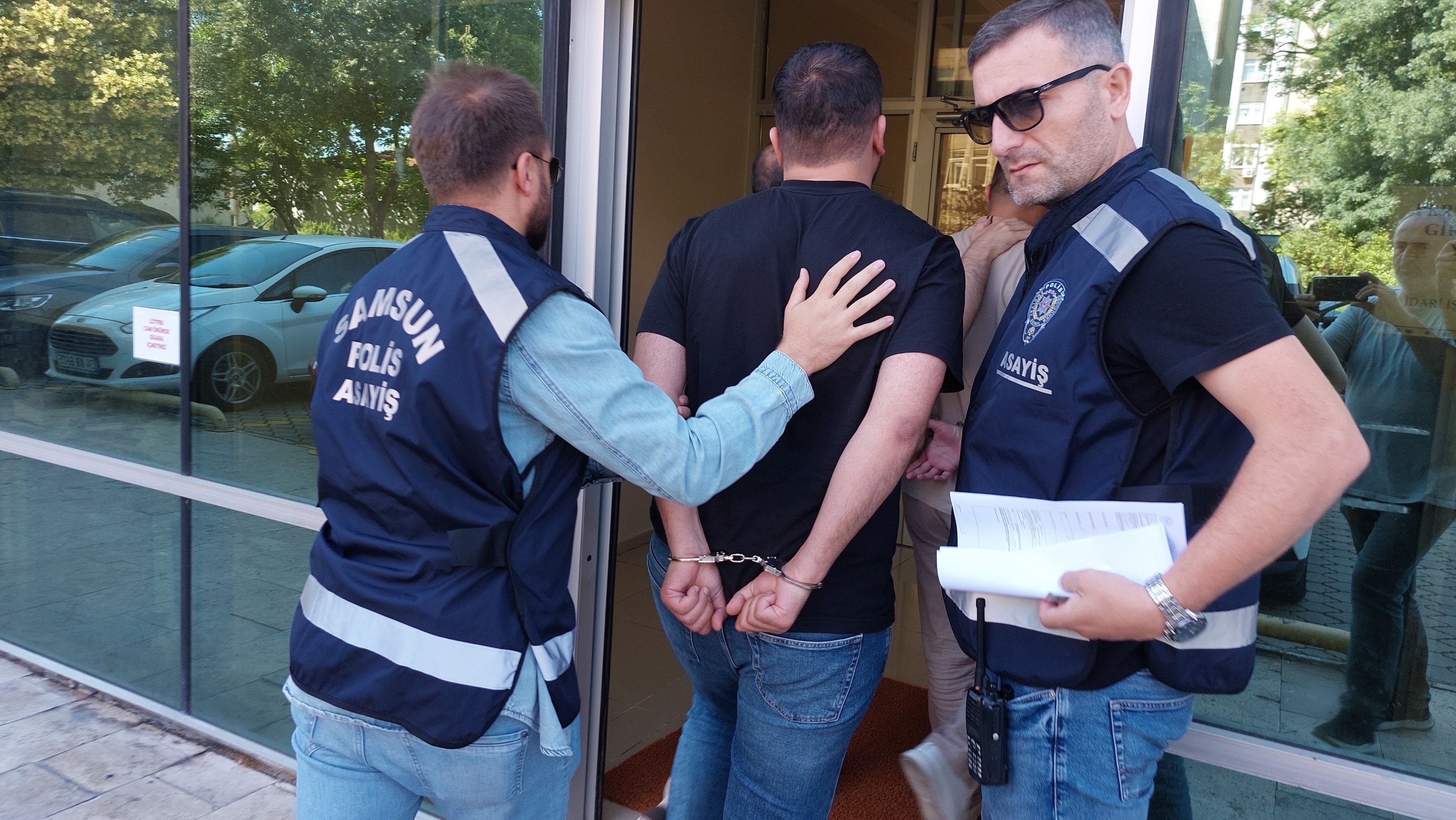 Samsun'da Silahlı Çatışma Kamerada 2 Kişi Yaralandı, 4 Şüpheli Adliyeye Sevk Edildi (4)