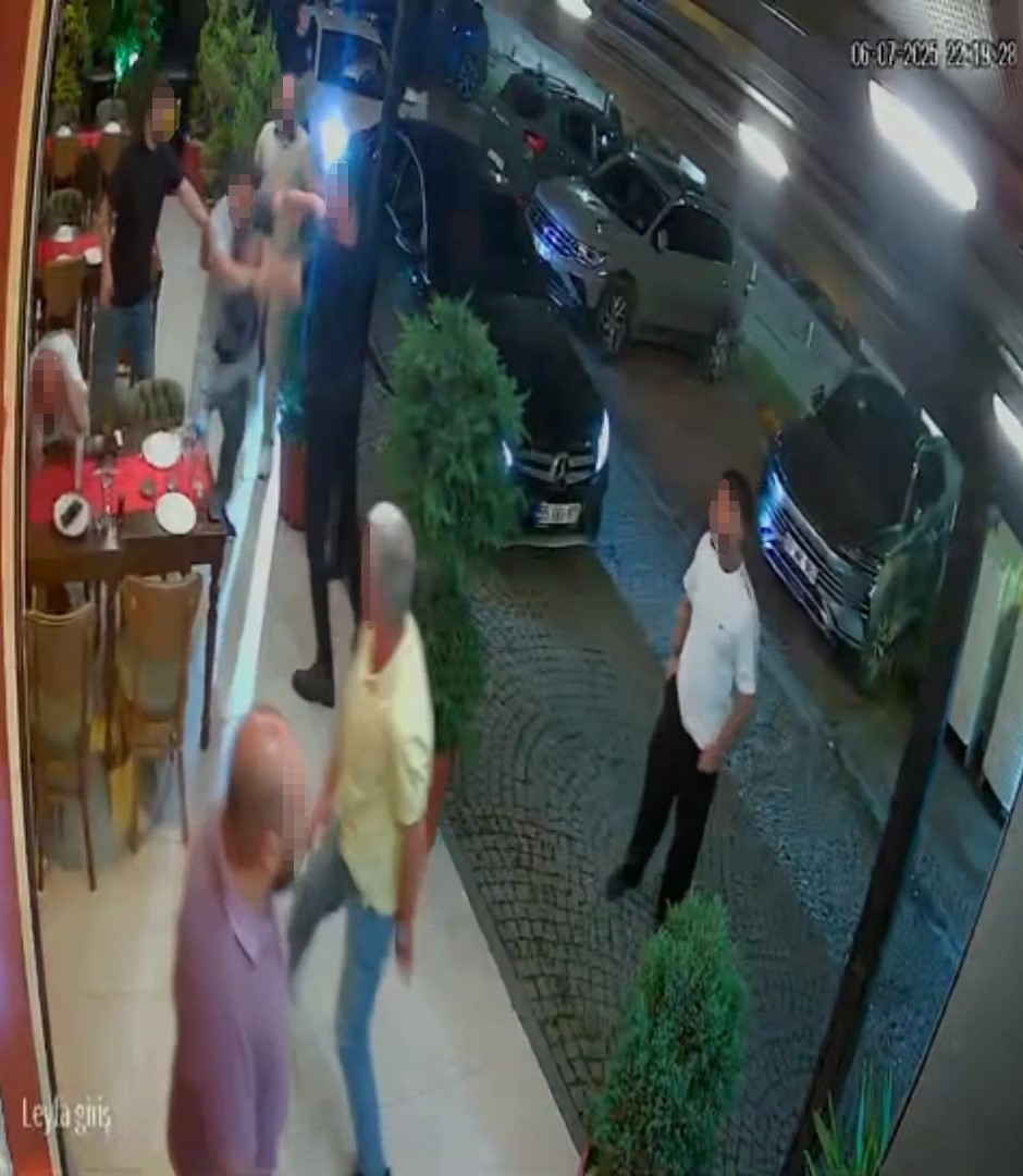 Samsun'da Silahlı Çatışma Kamerada 2 Kişi Yaralandı, 4 Şüpheli Adliyeye Sevk Edildi (6)