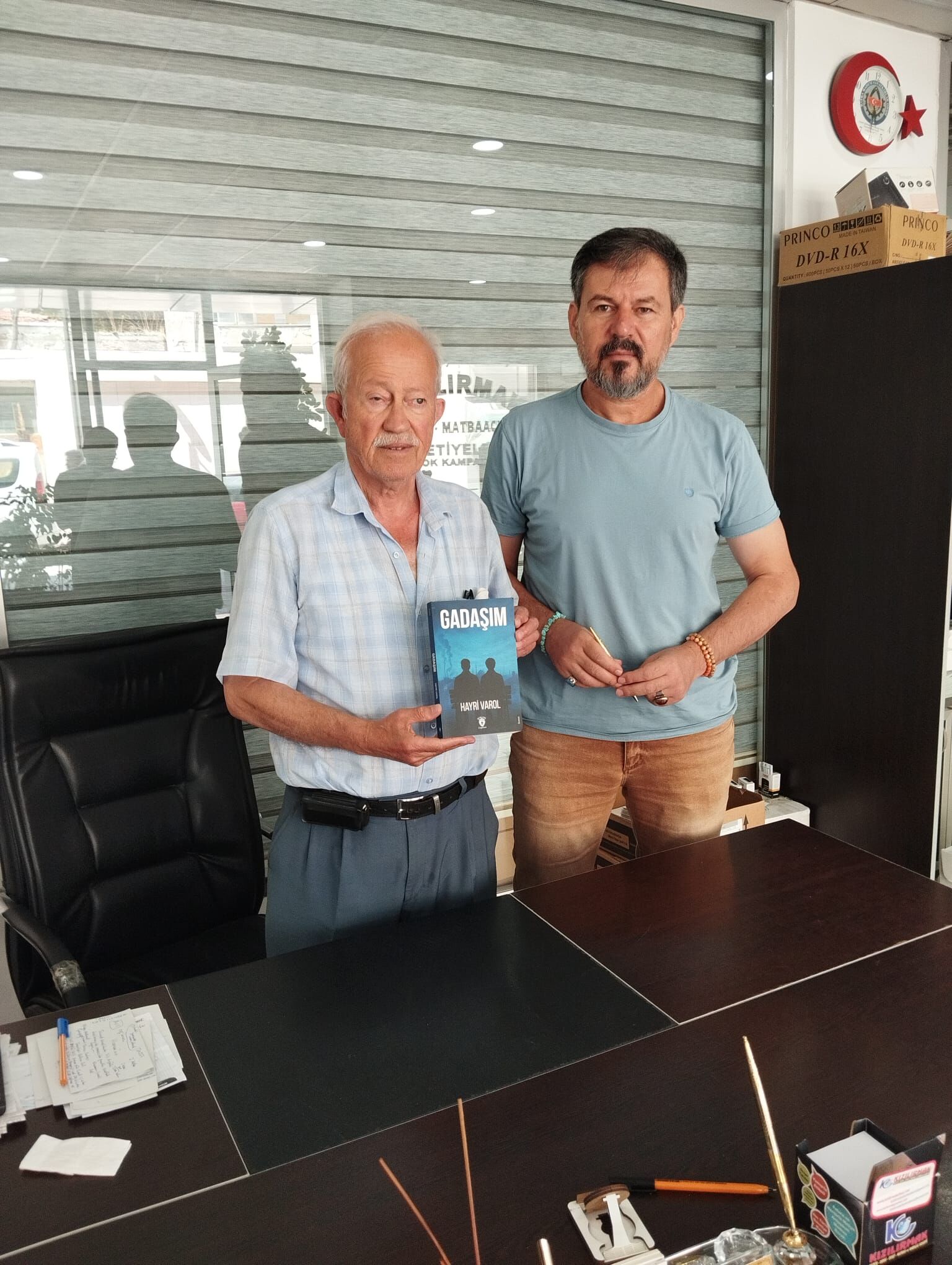 Bafralı Yazar Hayri Varol, Yeni Kitabı “Gadaşım” Raflarda (1)