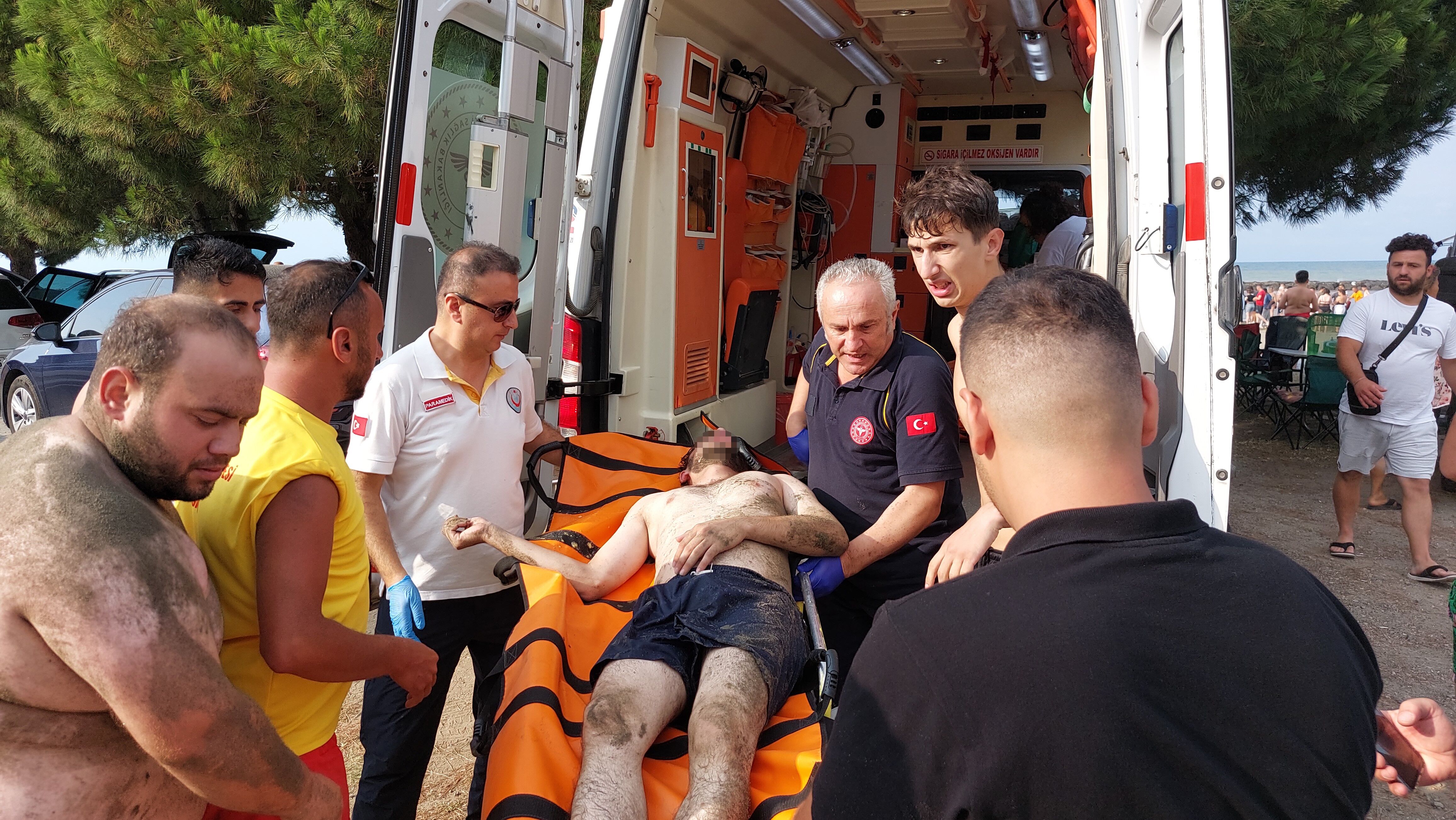 Karadeniz'de Can Pazarı 2 Arkadaş Baygın Halde Denizden Çıkartıldı (6)