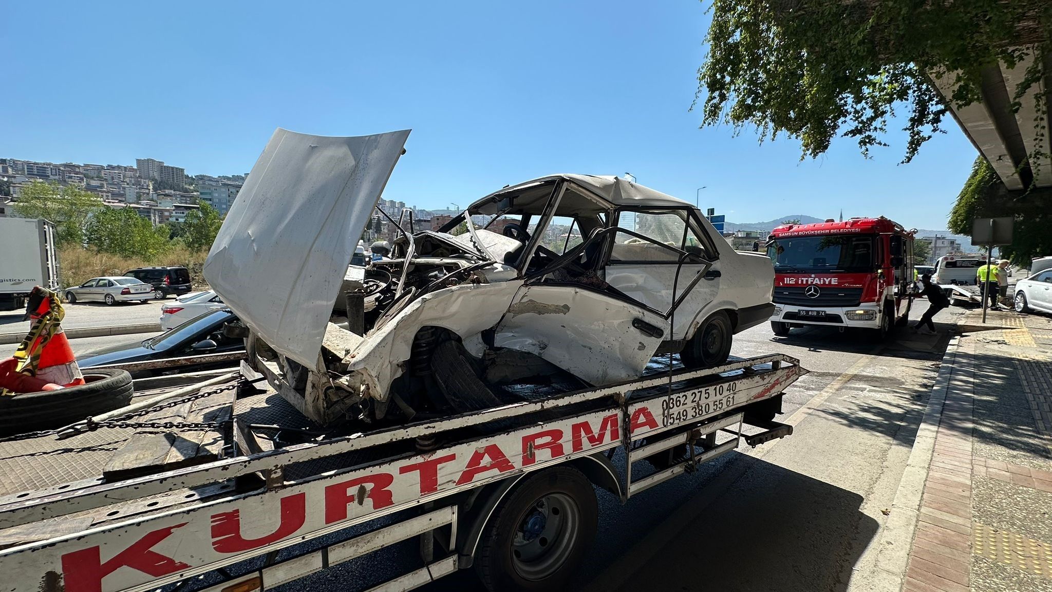 Kazaya Karışan Tofaş Otomobil Hurdaya Döndü 1’I Ağır 2 Yaralı (1)