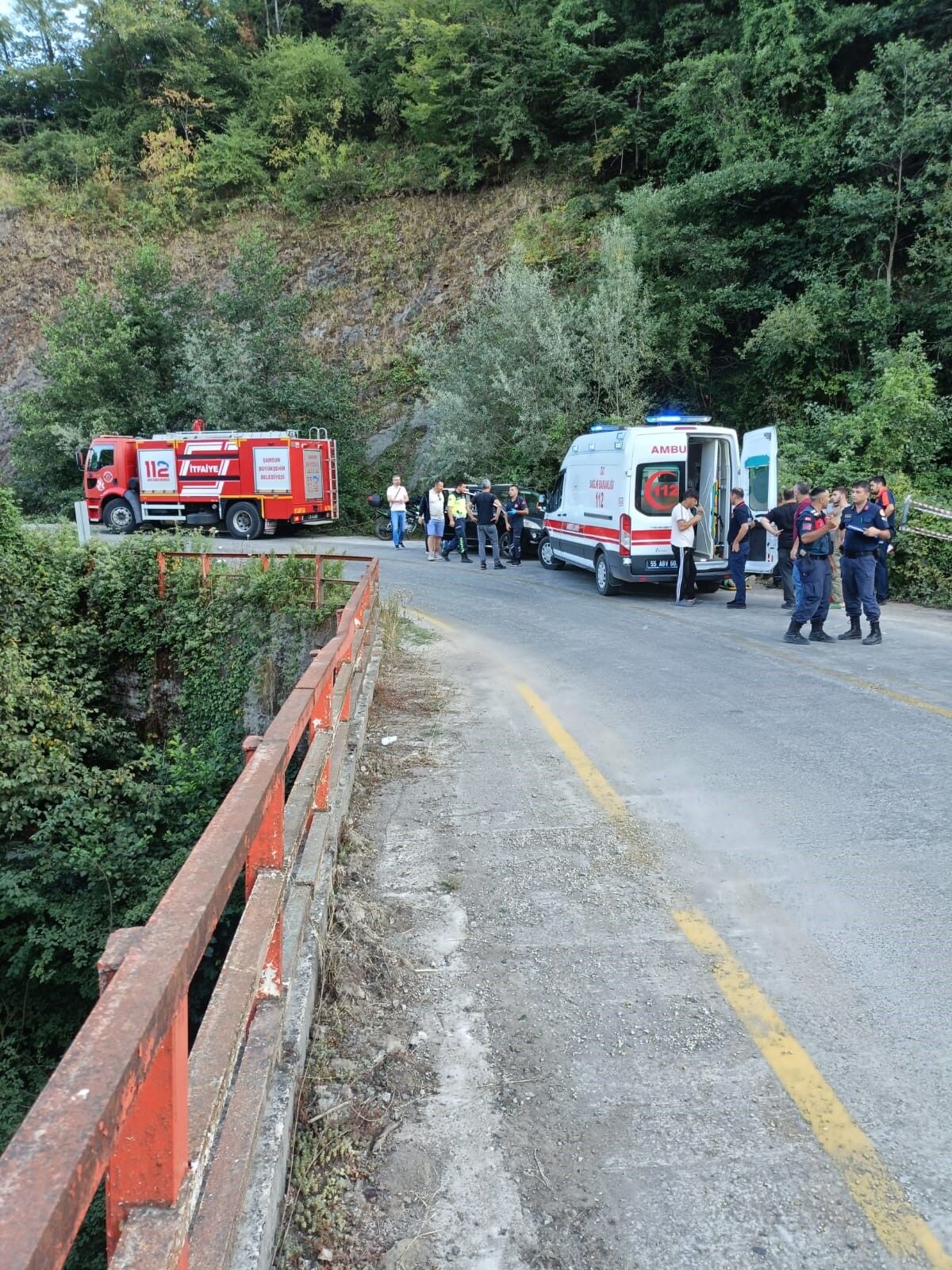 Otomobil Köprüden Yuvarlandı 12 Yaşındaki Çocuk Hayatını Kaybetti (2)