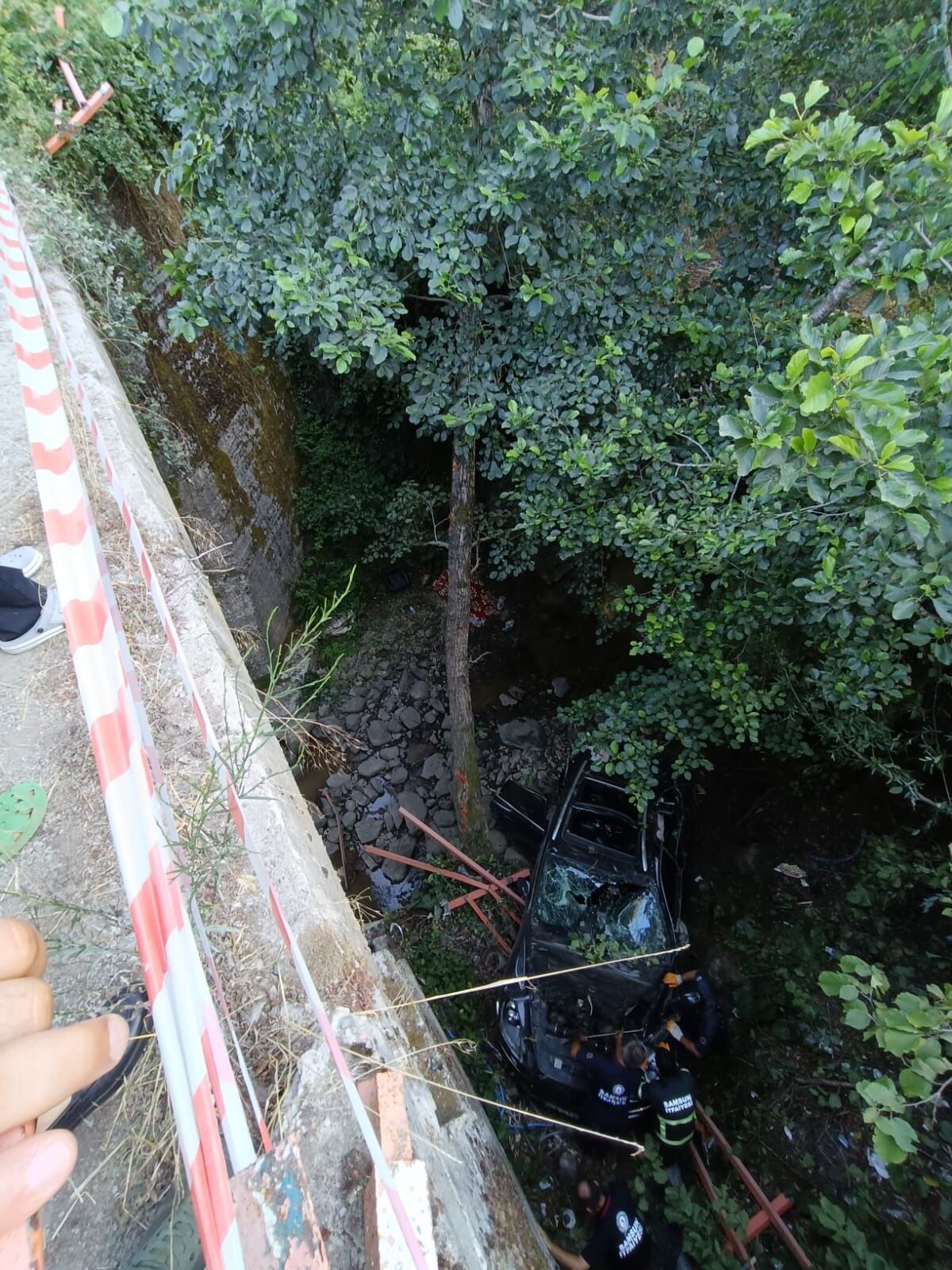Otomobil Köprüden Yuvarlandı 12 Yaşındaki Çocuk Hayatını Kaybetti (3)