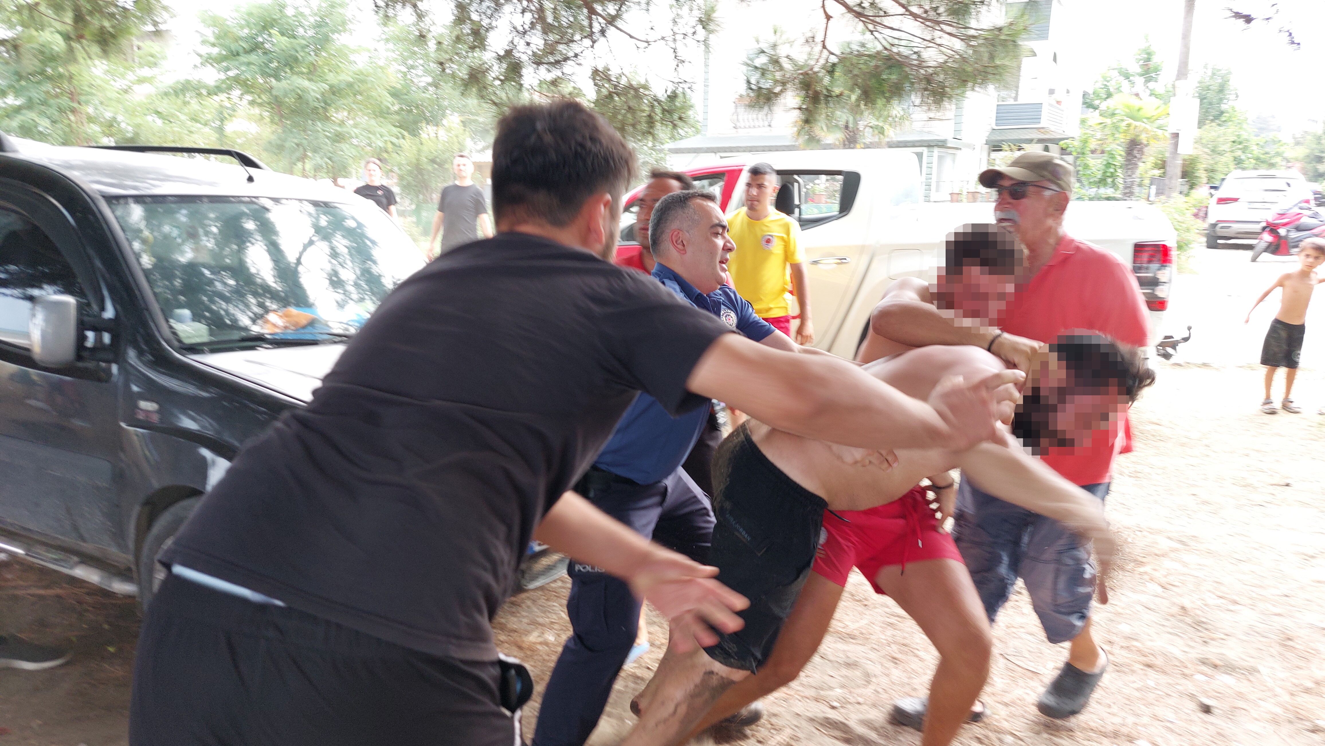 Samsun’da Cankurtaran Ile Vatandaşın Yumruk Yumruğa Kavgası (2)