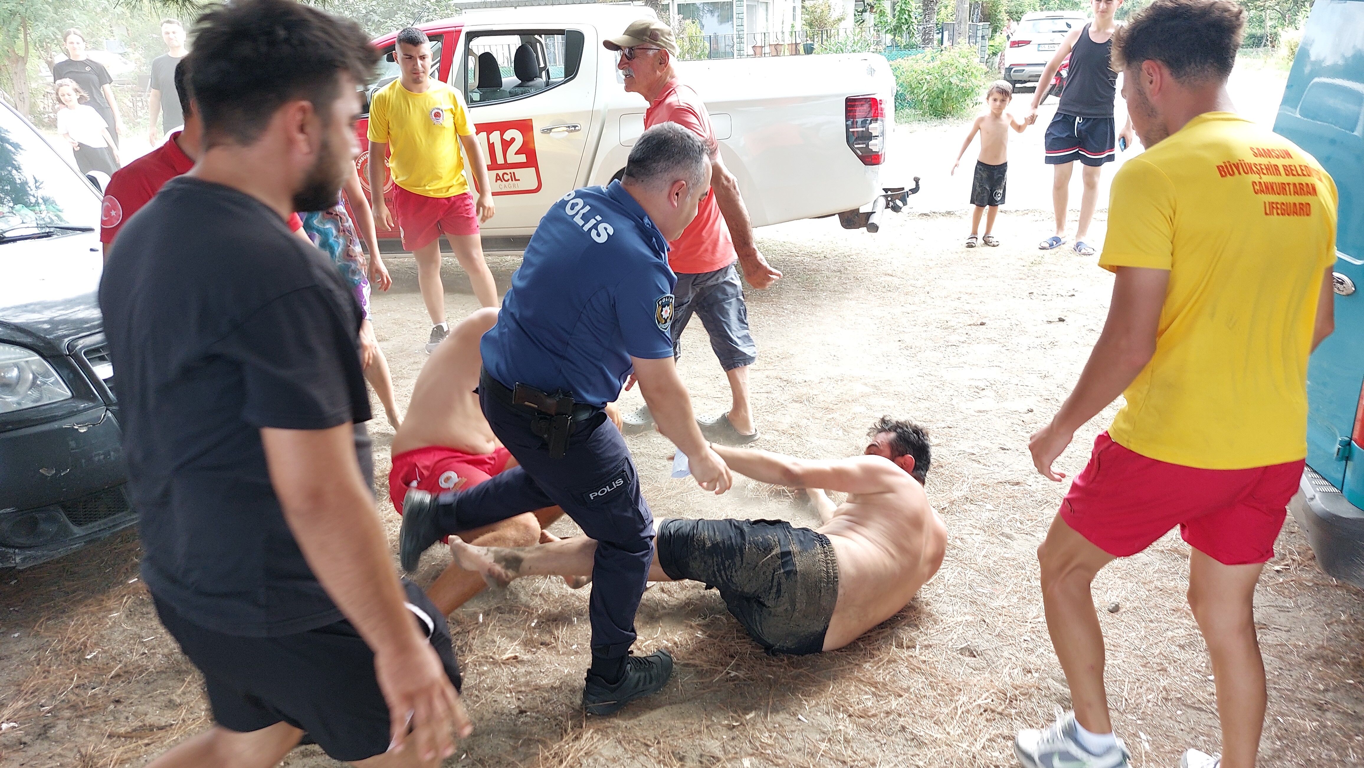Samsun’da Cankurtaran Ile Vatandaşın Yumruk Yumruğa Kavgası (4)