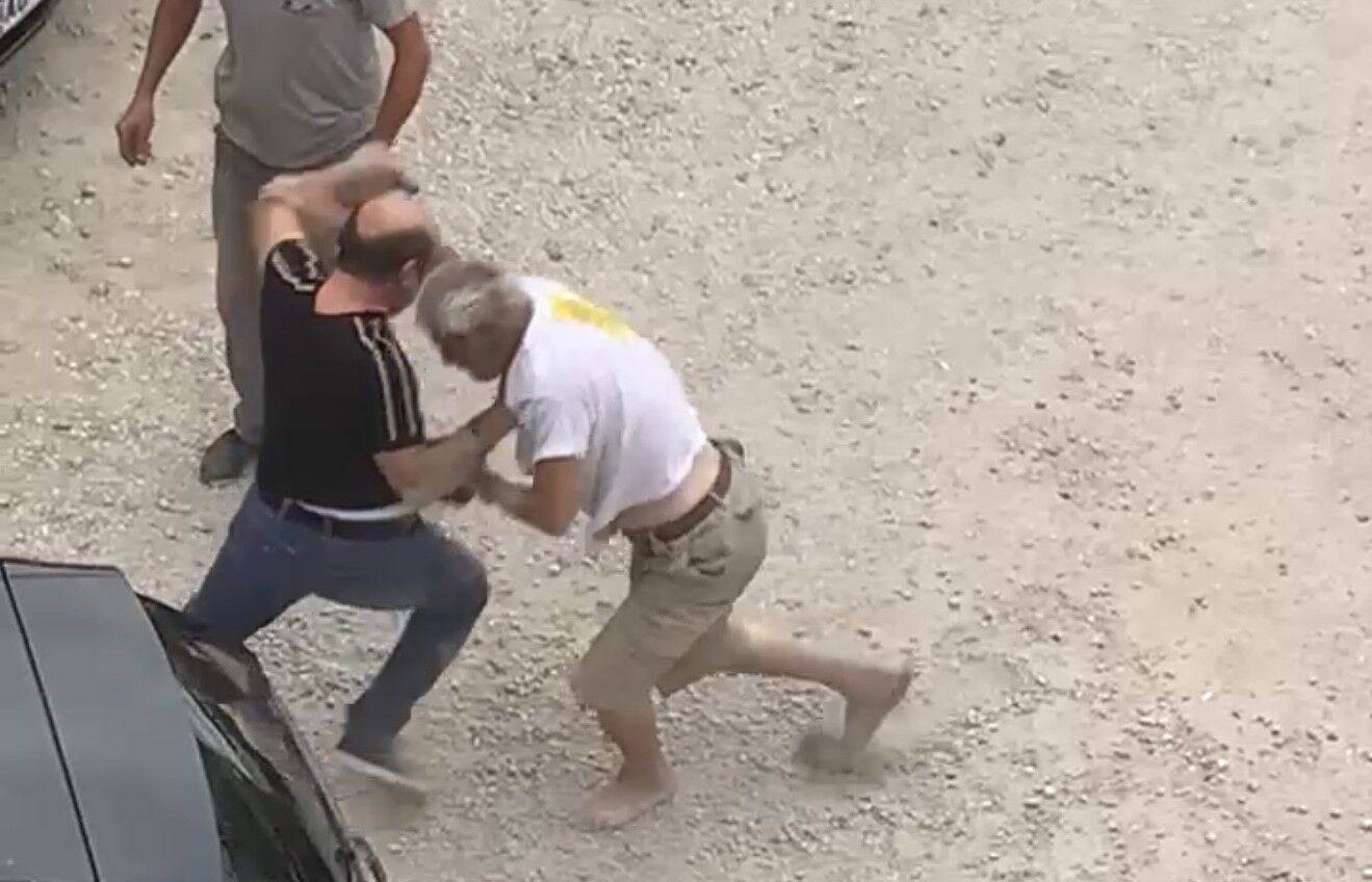 Samsun’da Otoparkta Silahlı Kavgada 2 Kişi Yaralandı (3)