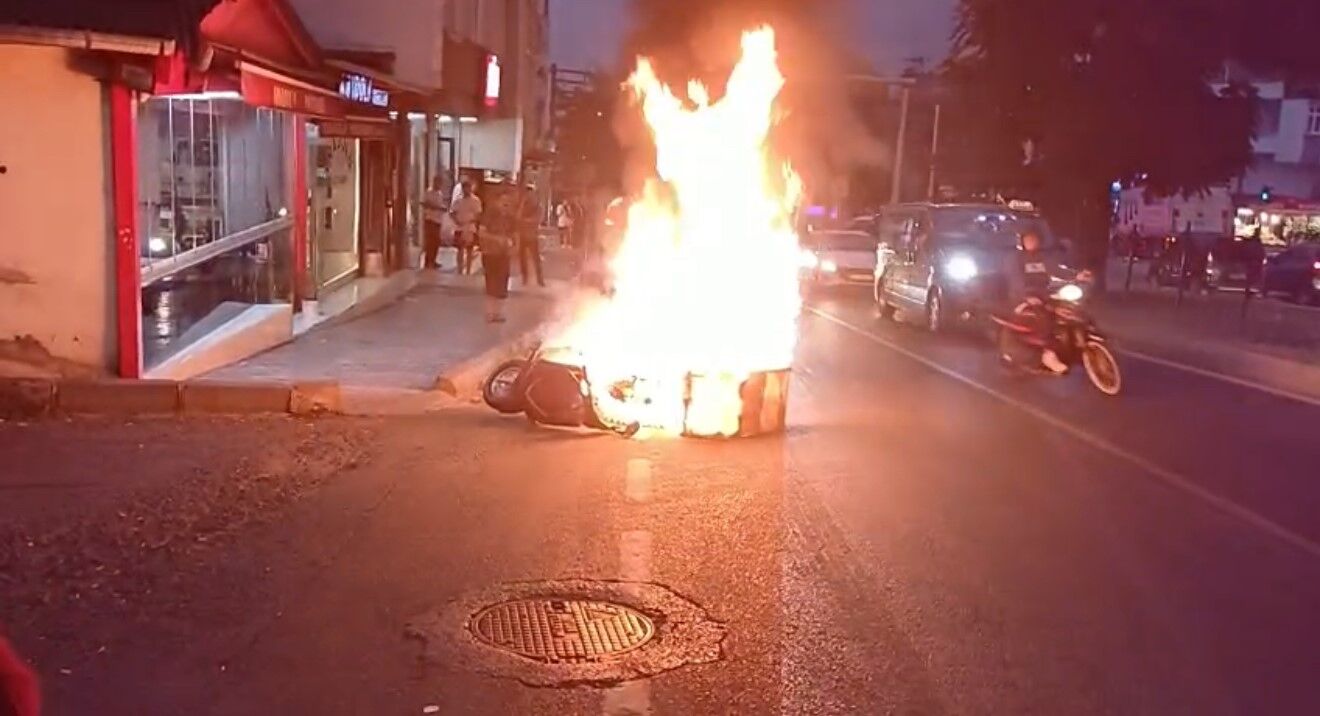 Samsun’da Seyir Halindeki Motosiklet Böyle Yandı (1)