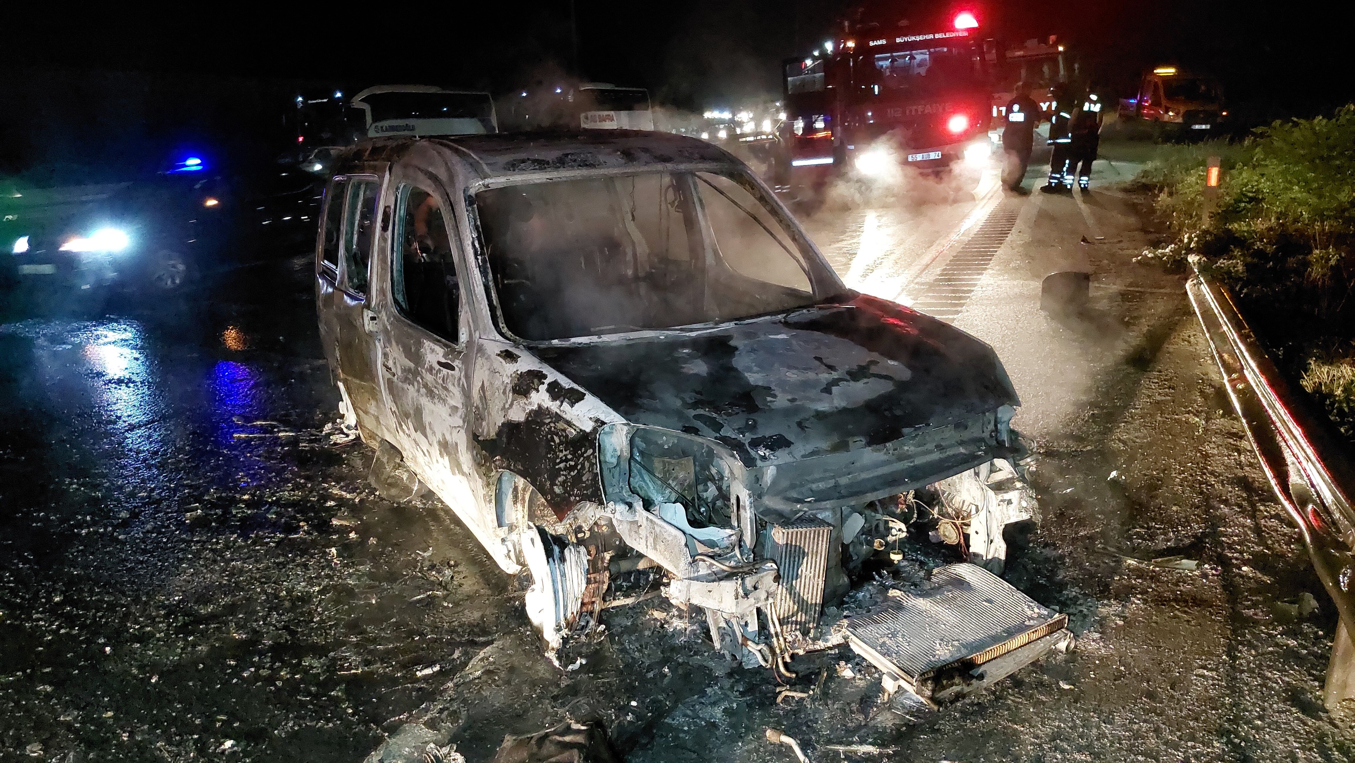 Samsun’da Tiner Ve Boya Yüklü Tir Alev Alev Yandı (5)