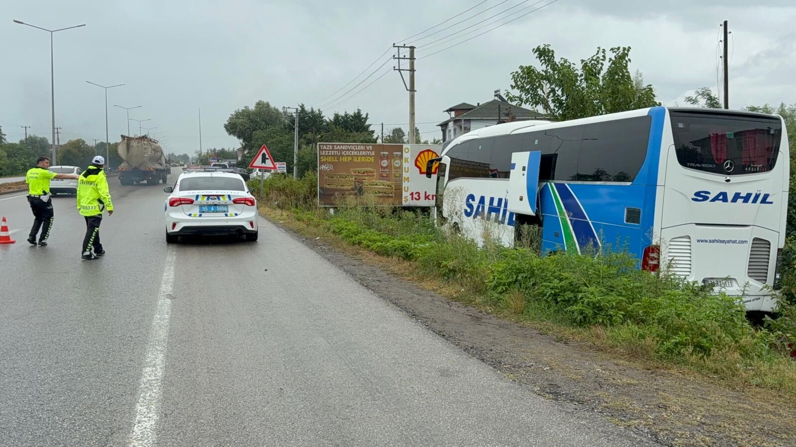 Samsun’da Yolcu Otobüsü Kaza Yaptı (1)