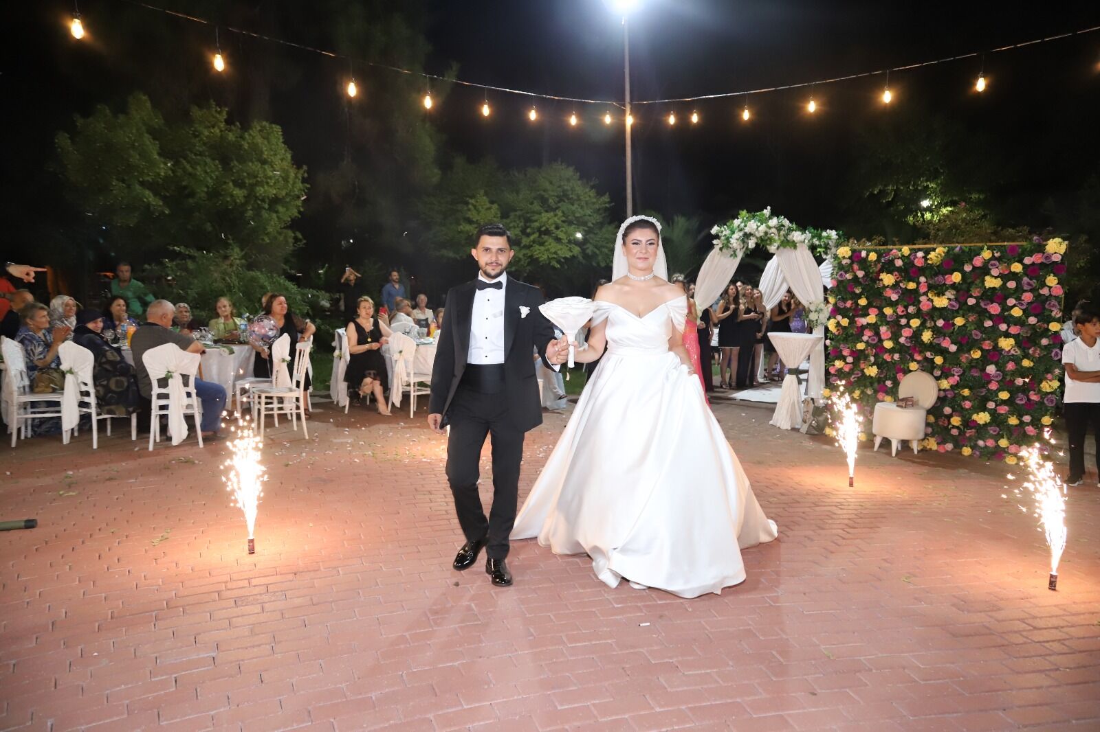 Uncu Ve Hacihafızoğlu Ailesinin Mutlu Günü; Batuhan Ve Hande Dünyaevine Girdi (12)