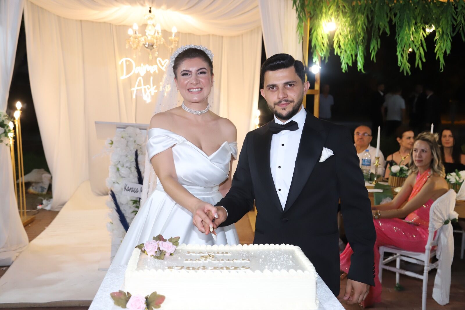 Uncu Ve Hacihafızoğlu Ailesinin Mutlu Günü; Batuhan Ve Hande Dünyaevine Girdi (7)