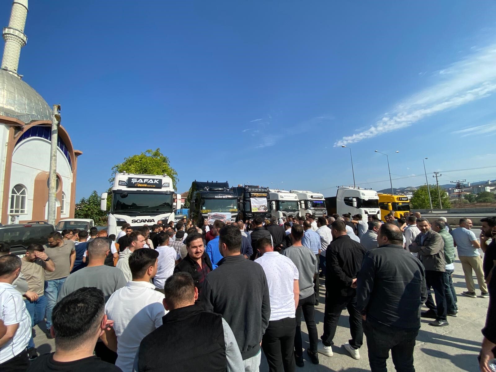 16 Yıl Hapis Alan Tır Şoförünün Arkadaşlarından Tır Konvoyu (1)