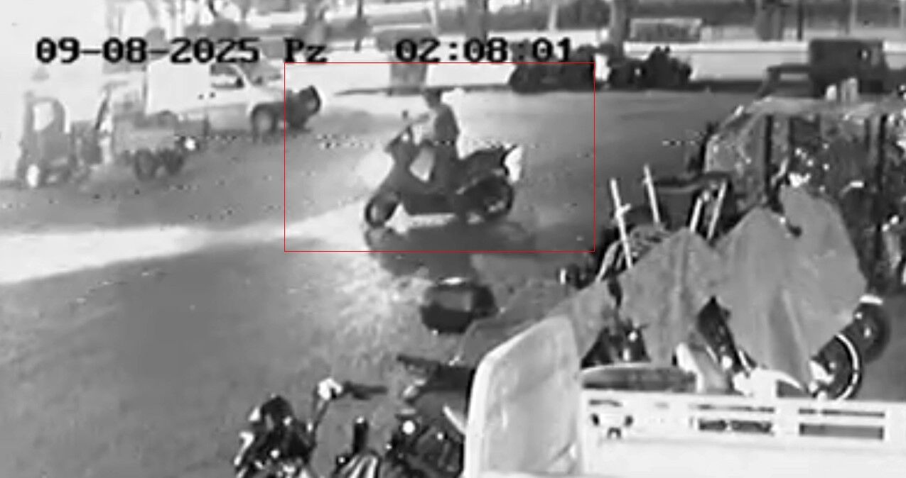 Aynı Yerden Iki Motosiklet Çalan Şahsın Hırsızlık Anı Güvenlik Kamerasında (1)