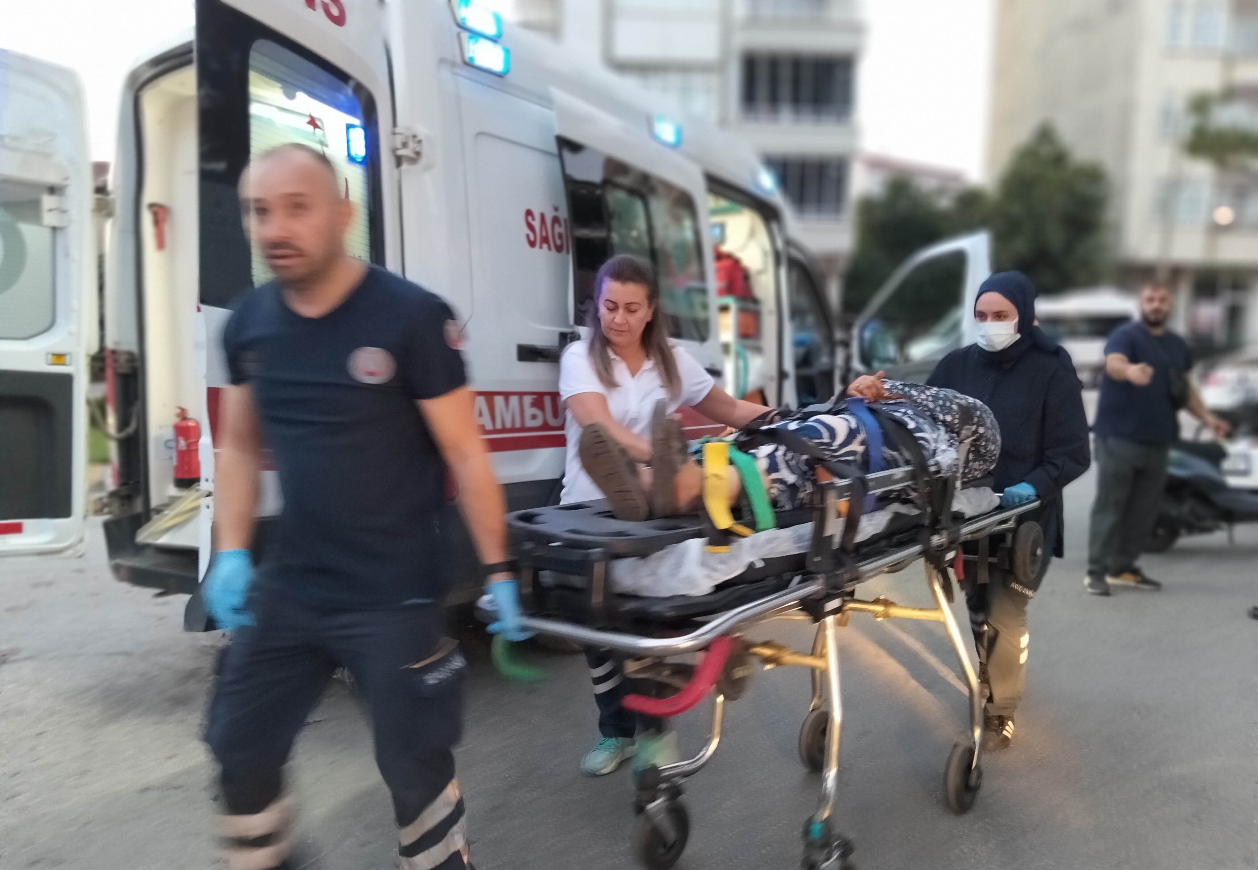 Bafra’da 3 Tekerlekli Bisiklet Devrildi 2 Yaralı (2)