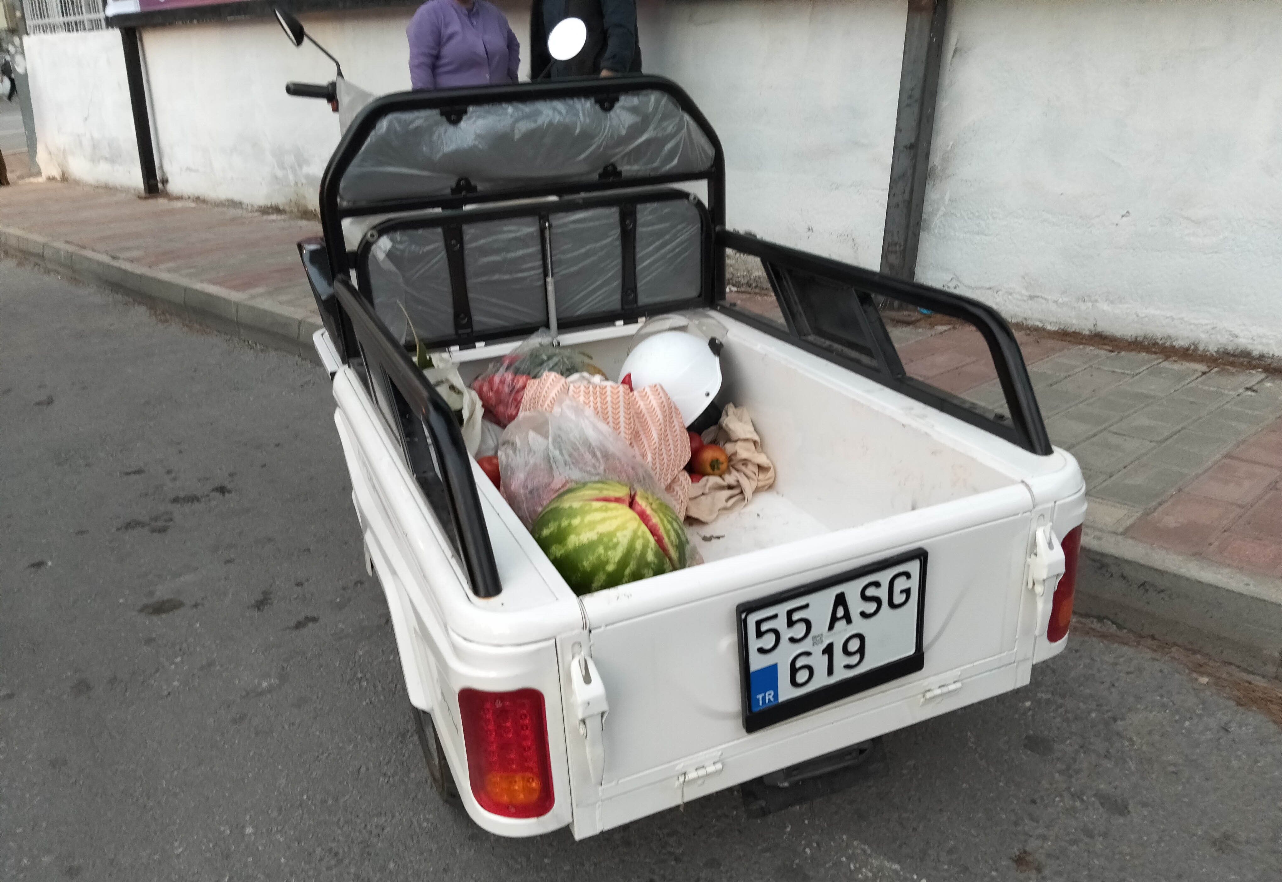 Bafra’da 3 Tekerlekli Bisiklet Devrildi 2 Yaralı (3)