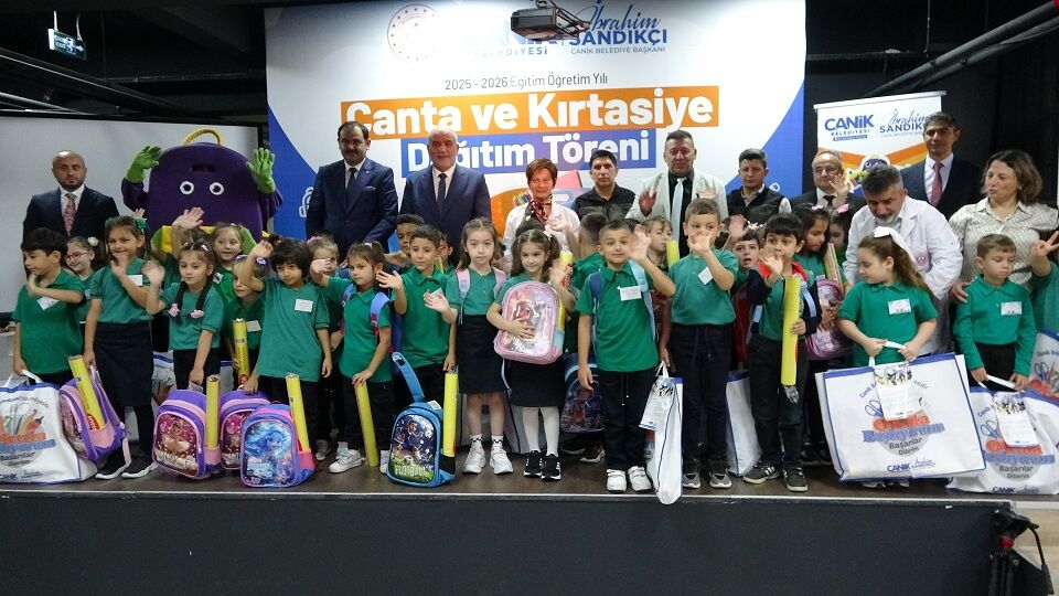 Canik Belediyesi’nden 2 Binin Üzerinde Öğrenciye Çanta Ve Kırtasiye Desteği (4)