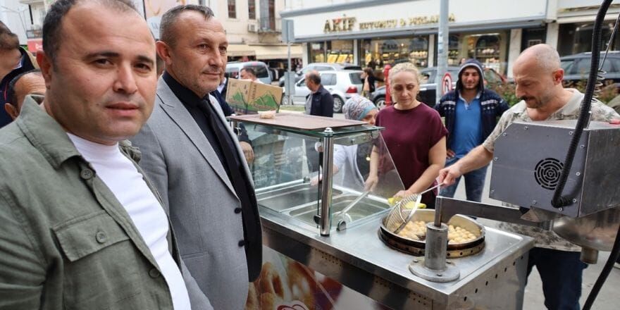 Efsane Başkan Merhum Hasan Aslan Için Lokma Dağıtıldı (4)
