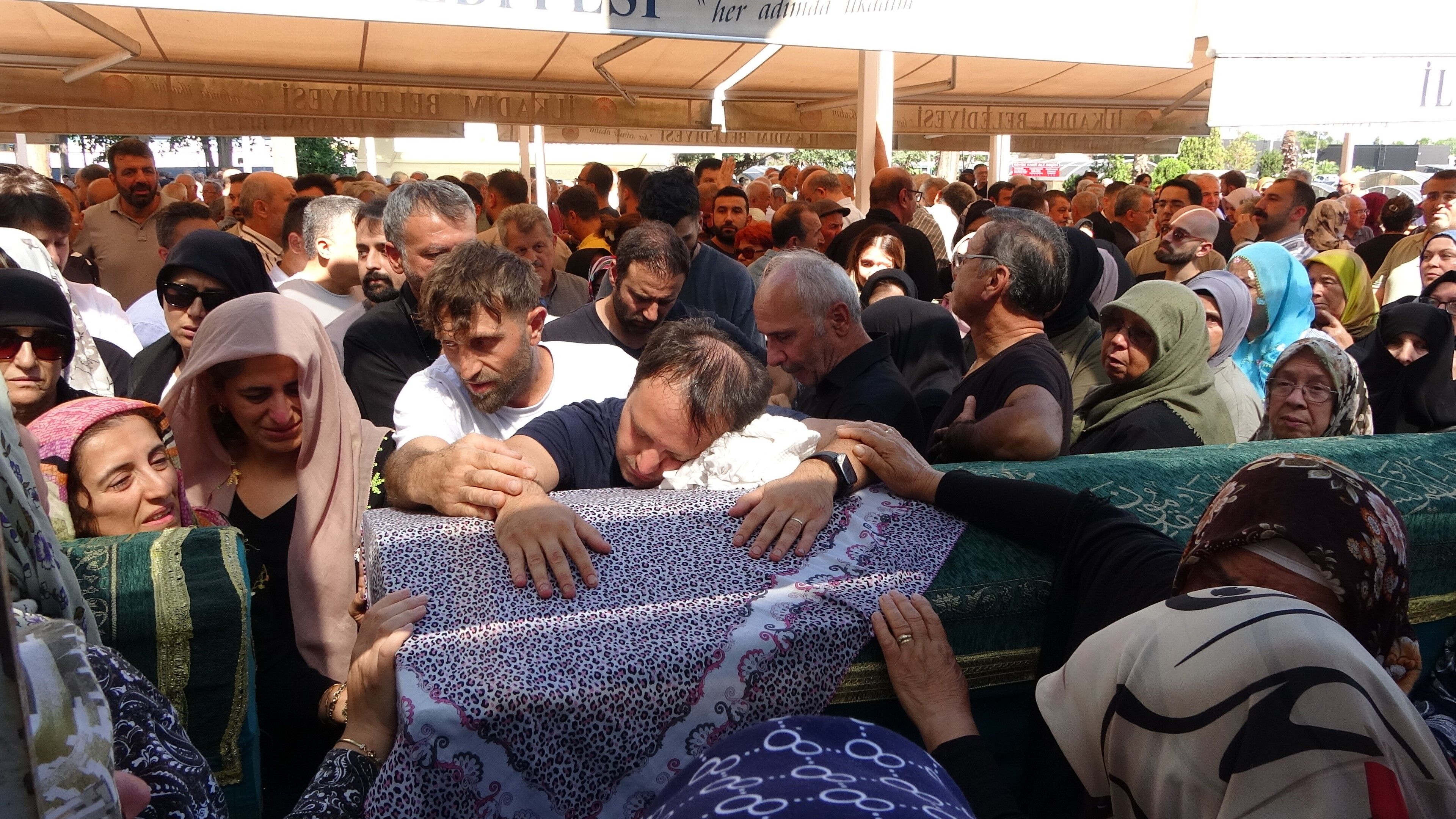 Otomobilin Kızılırmak'a Uçtuğu Kazada Ölen Anne Ile Çocuğuna Son Görev (4)