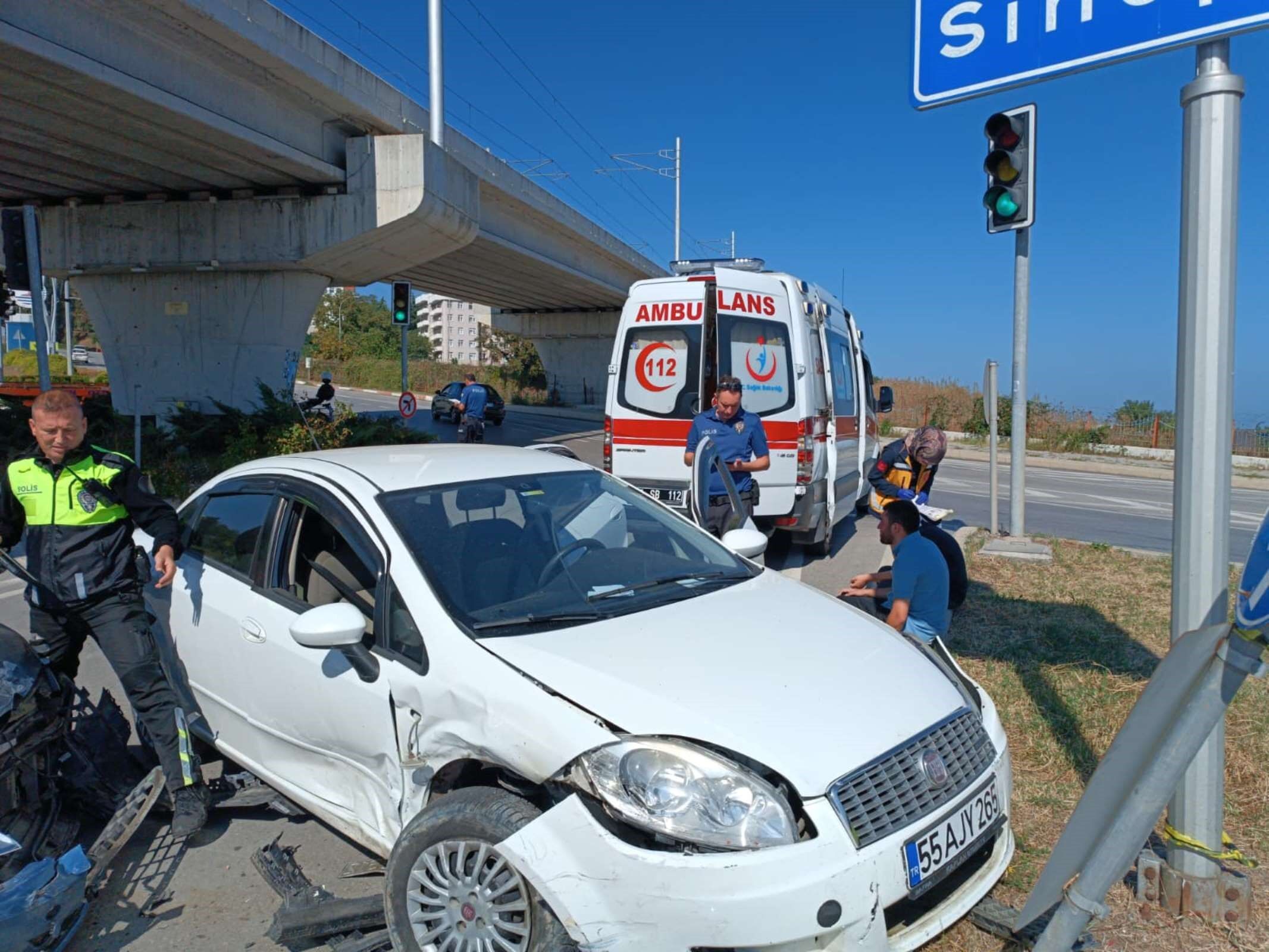 Samsun’da Otomobi̇ller Çarpişti (4)