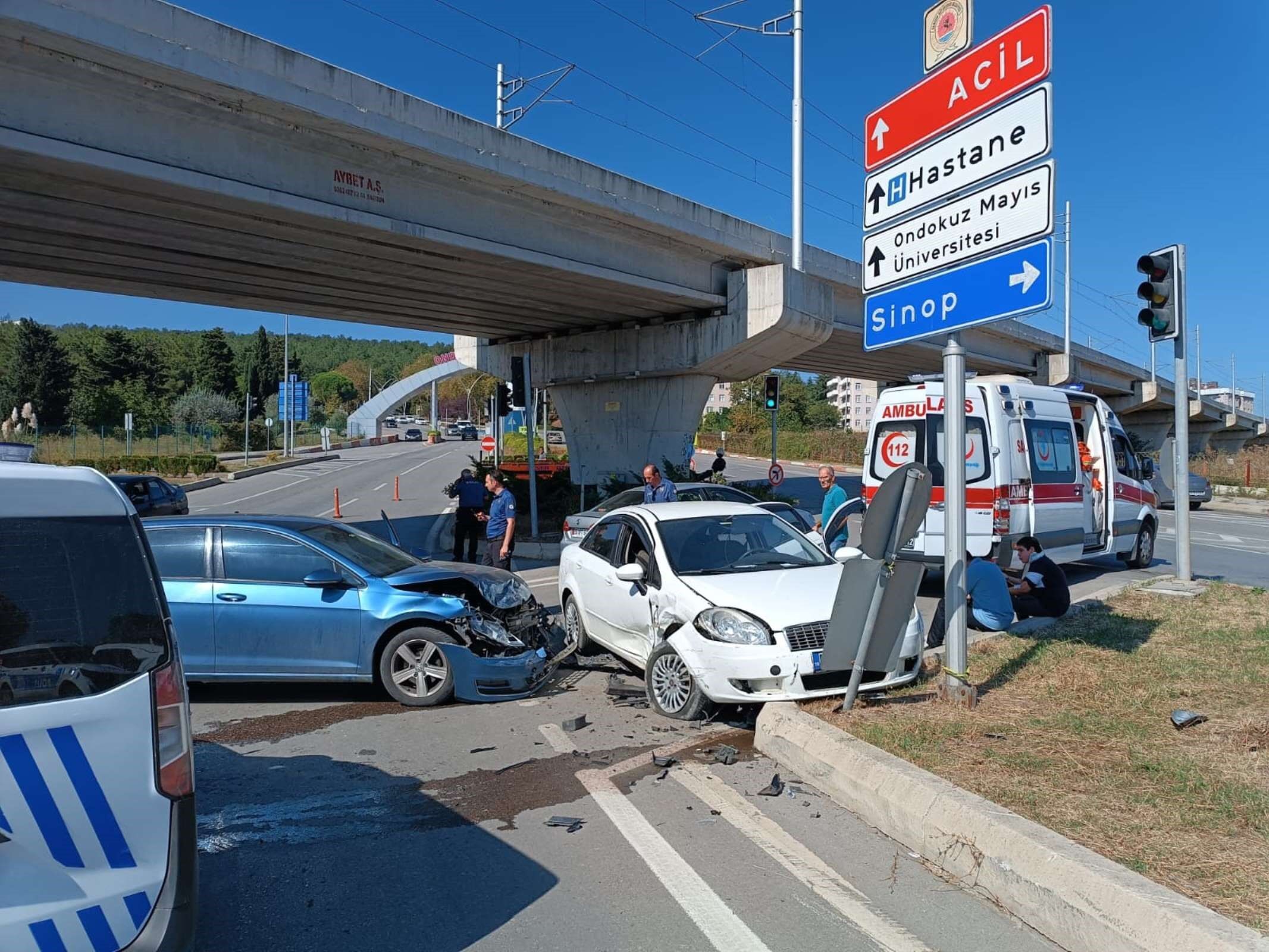 Samsun’da Otomobi̇ller Çarpişti (5)
