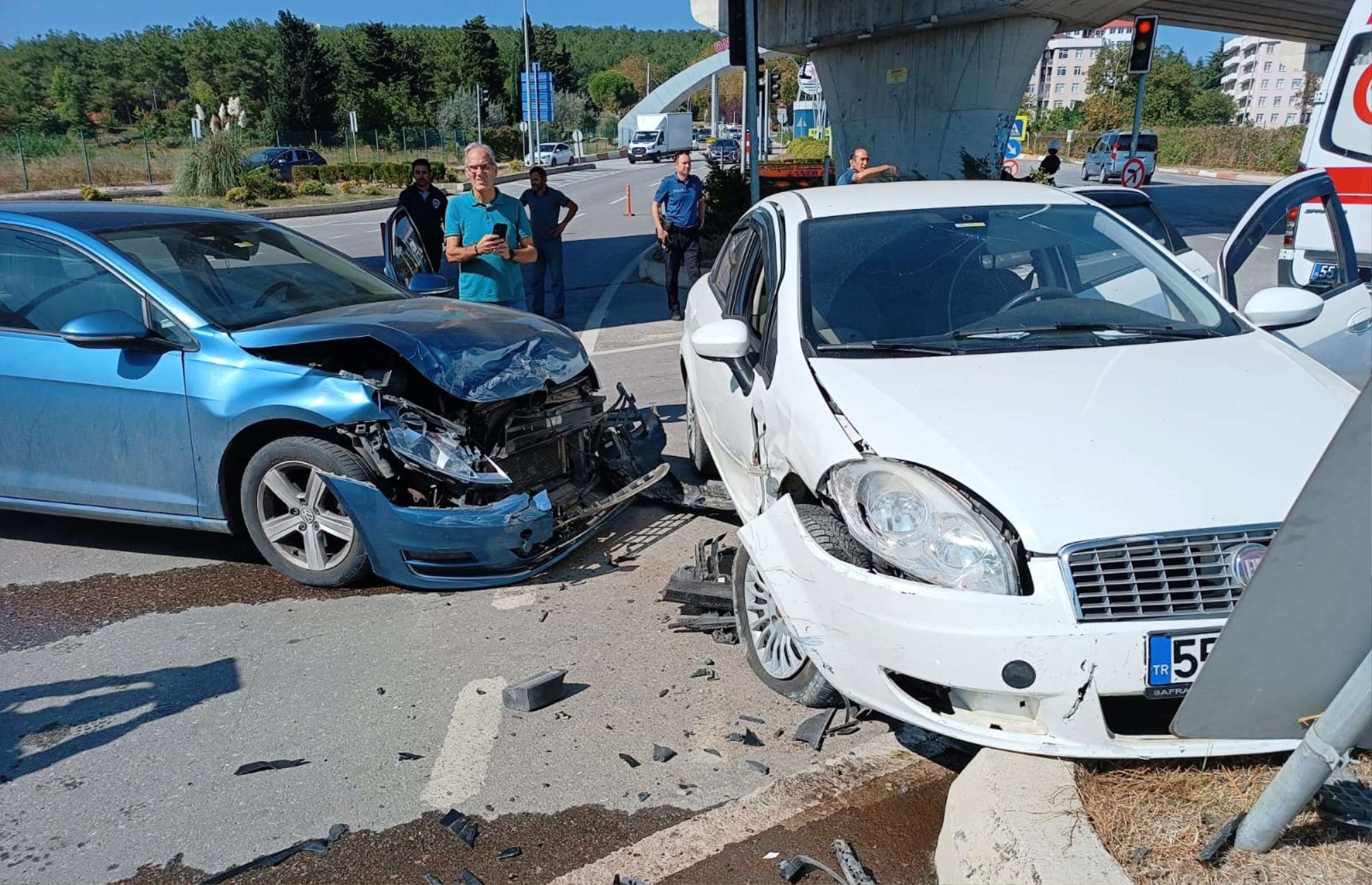 Samsun’da Otomobi̇ller Çarpişti (6)