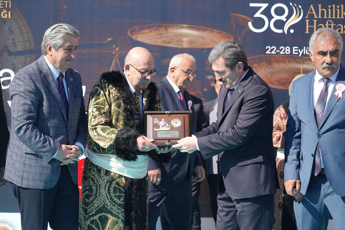 Samsun'da Yılın Ahisi 55 Yılık Demir Döküm Ustası Oldu (1)