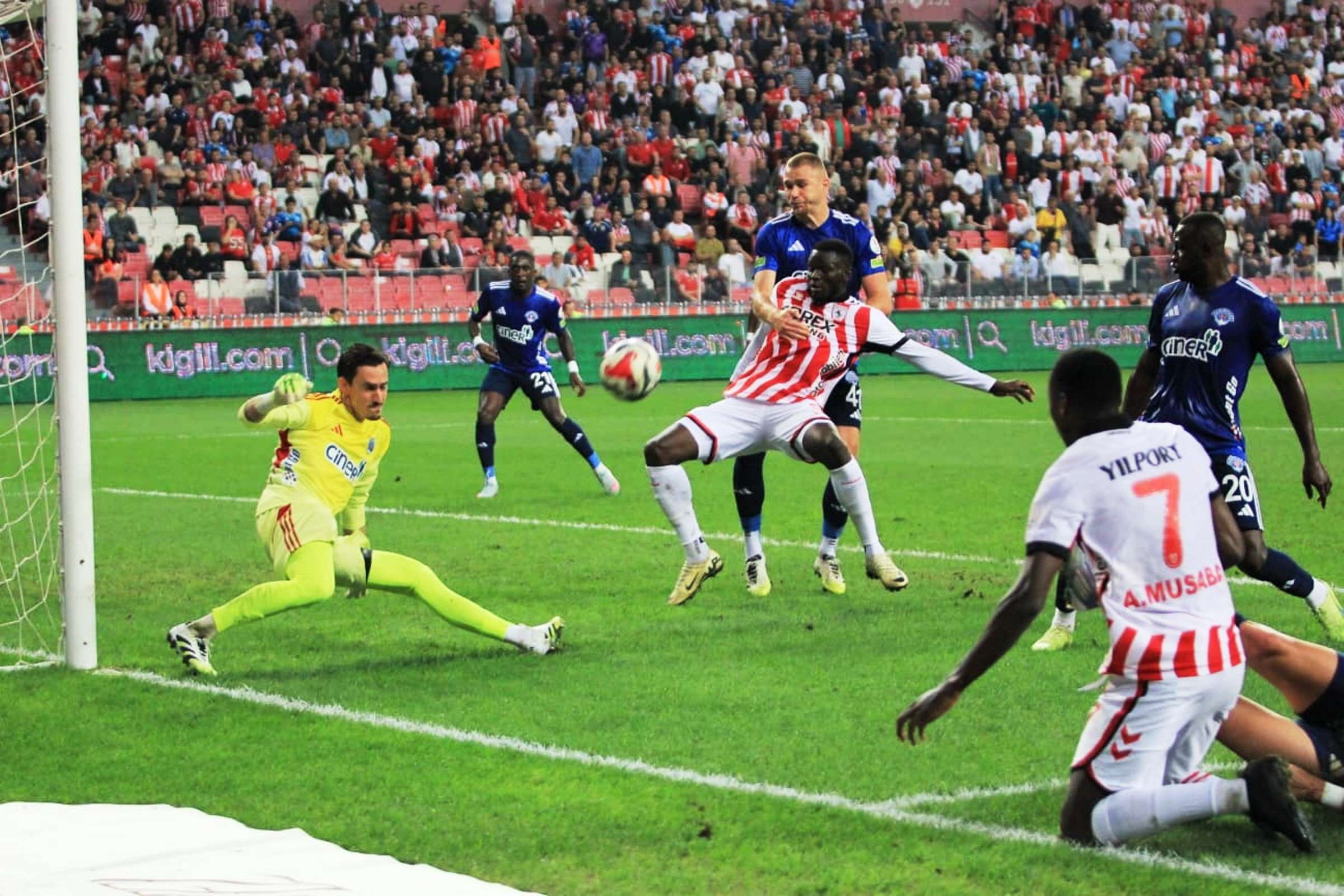 Samsunspor Erteleme Maçında Evinde Puanları Paylaştı (2)