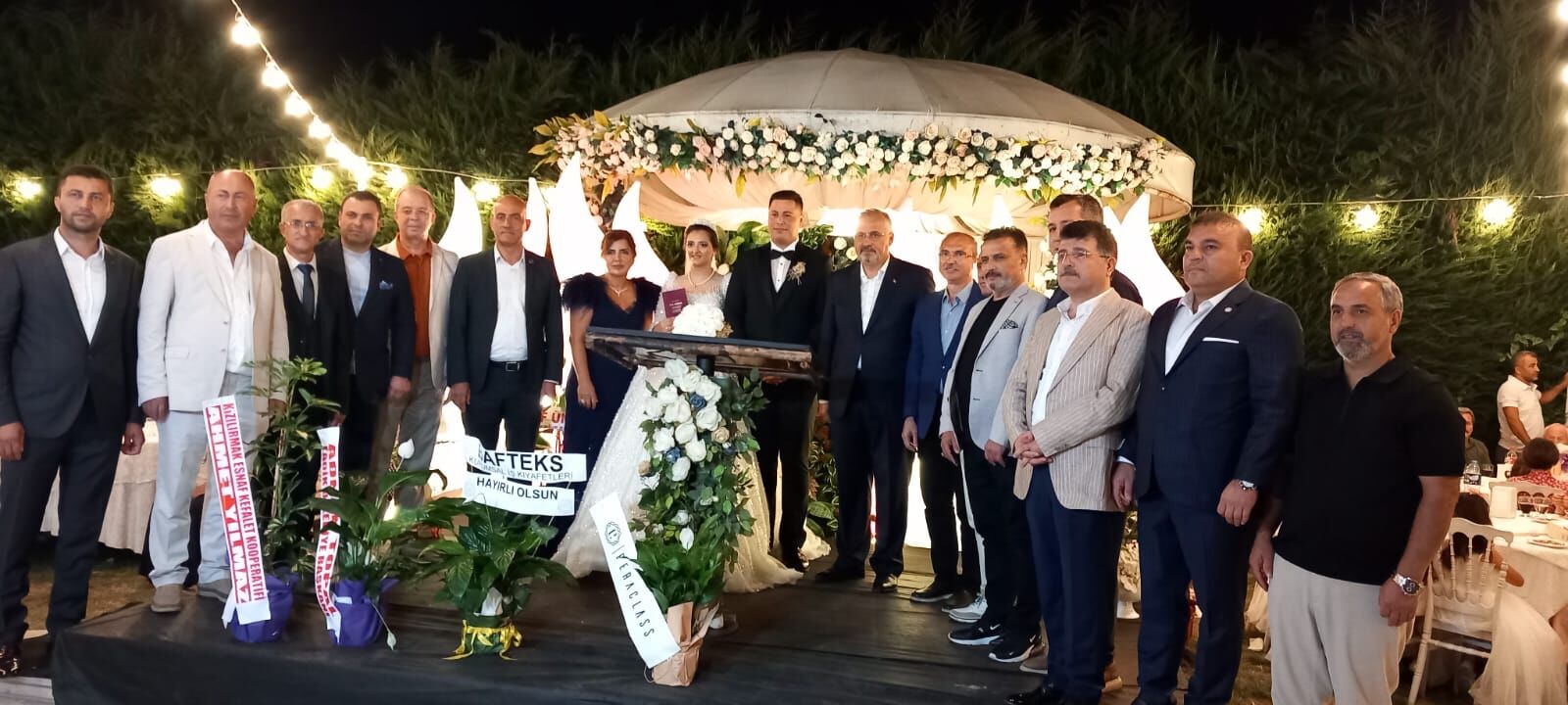 Si̇yaset Ve İş Dünyasini Bi̇r Araya Geti̇ren Düğün Töreni̇ (1)