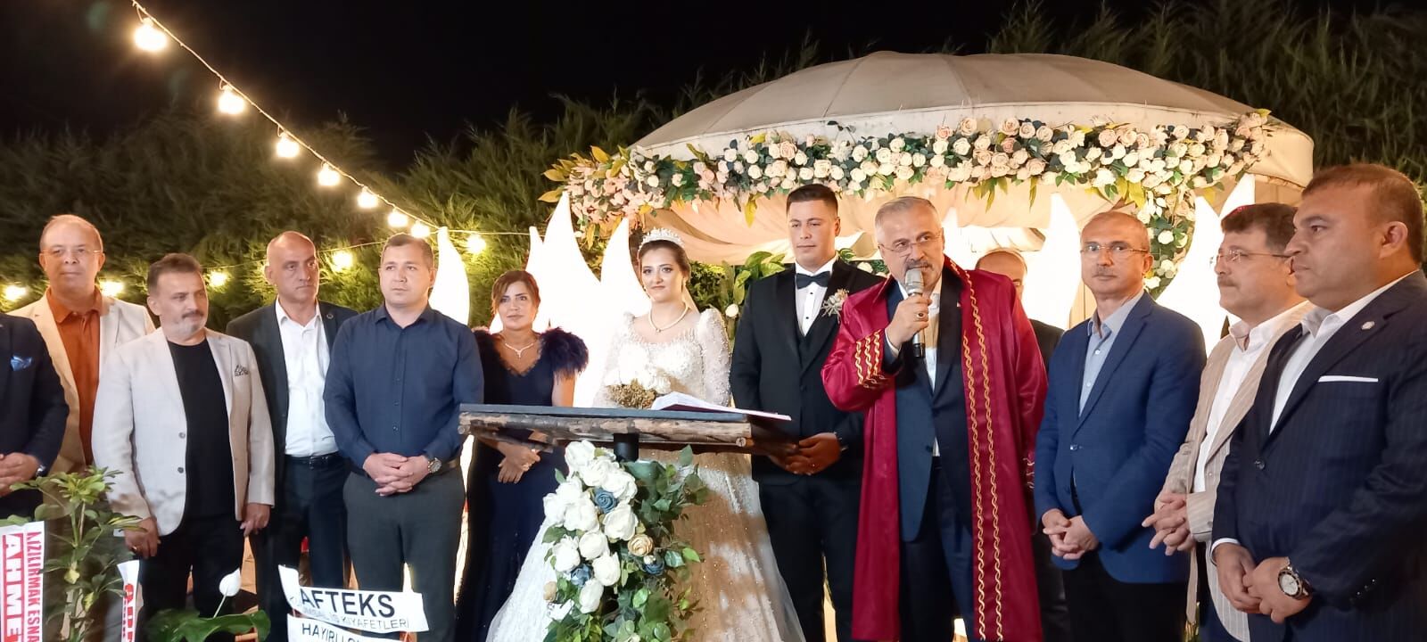 Si̇yaset Ve İş Dünyasini Bi̇r Araya Geti̇ren Düğün Töreni̇ (11)