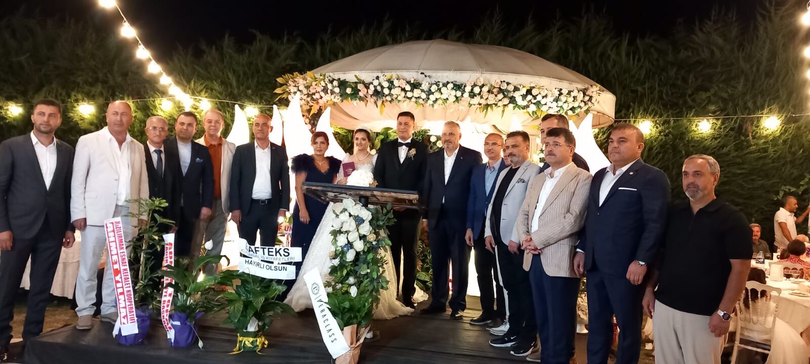 Si̇yaset Ve İş Dünyasini Bi̇r Araya Geti̇ren Düğün Töreni̇ (2)