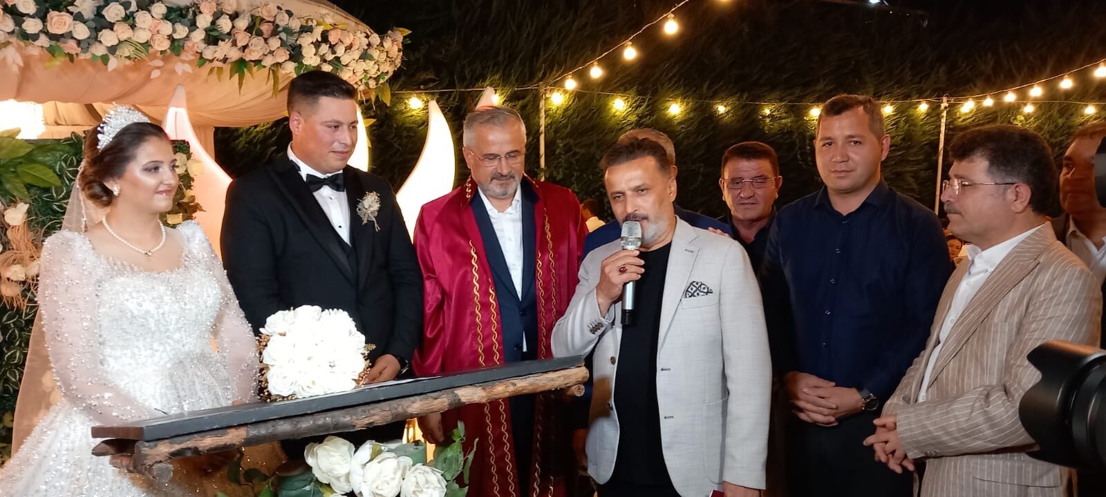 Si̇yaset Ve İş Dünyasini Bi̇r Araya Geti̇ren Düğün Töreni̇ (3)