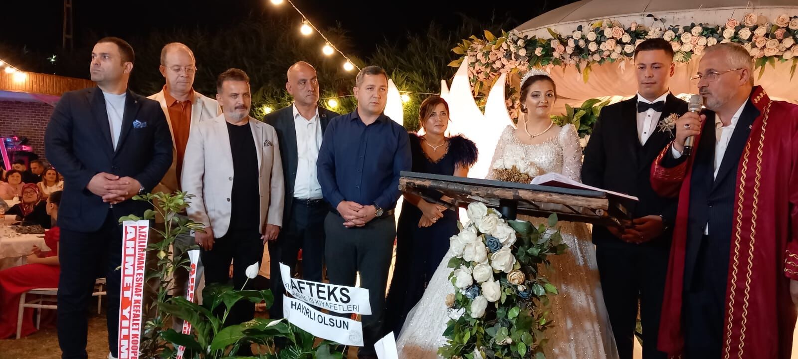 Si̇yaset Ve İş Dünyasini Bi̇r Araya Geti̇ren Düğün Töreni̇ (8)