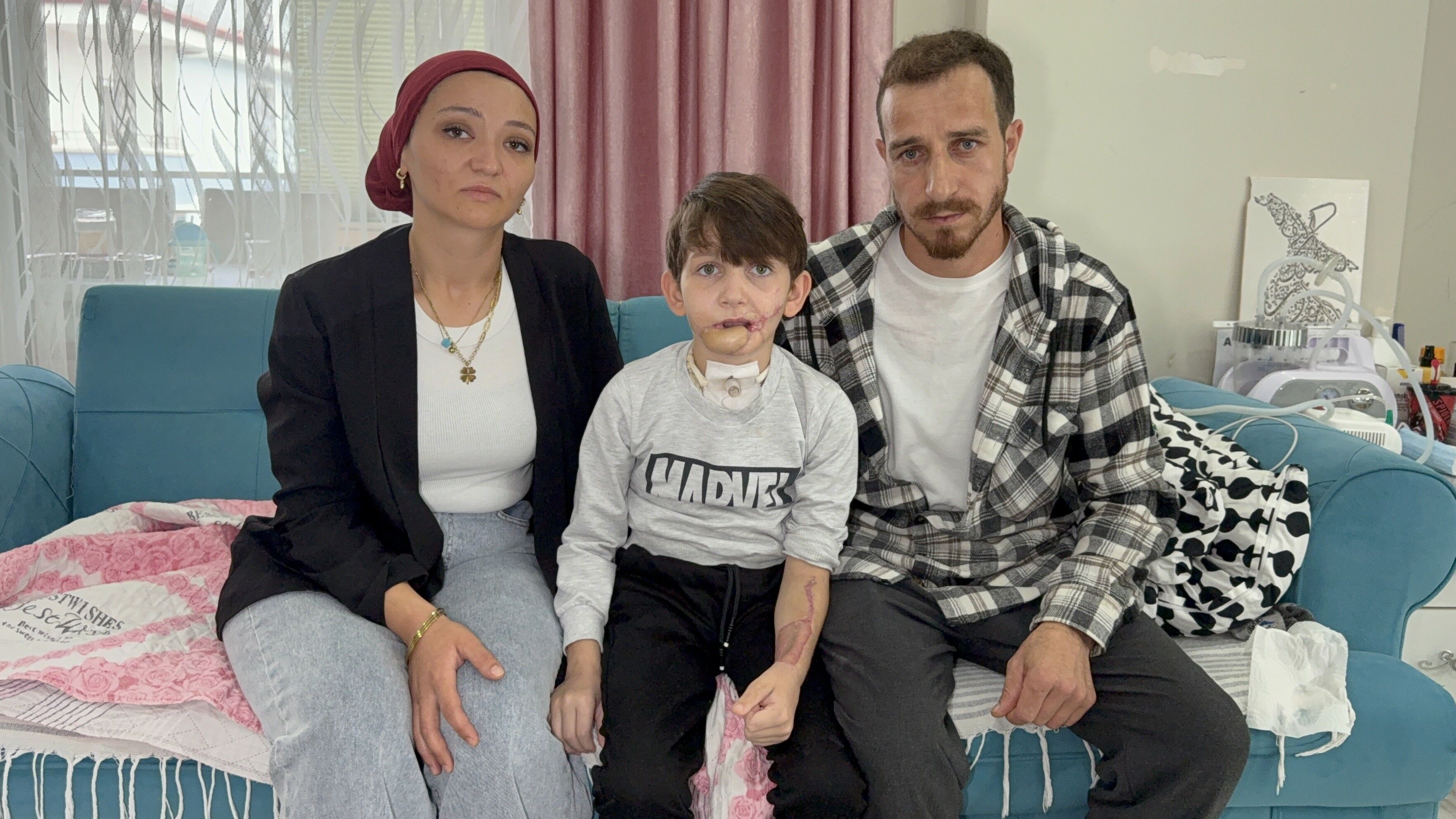 Tekkeköy'de 10 Yaşındaki Çocuk Tüfekle Çenesinden Vuruldu, Aile Adalet Arıyor (1)
