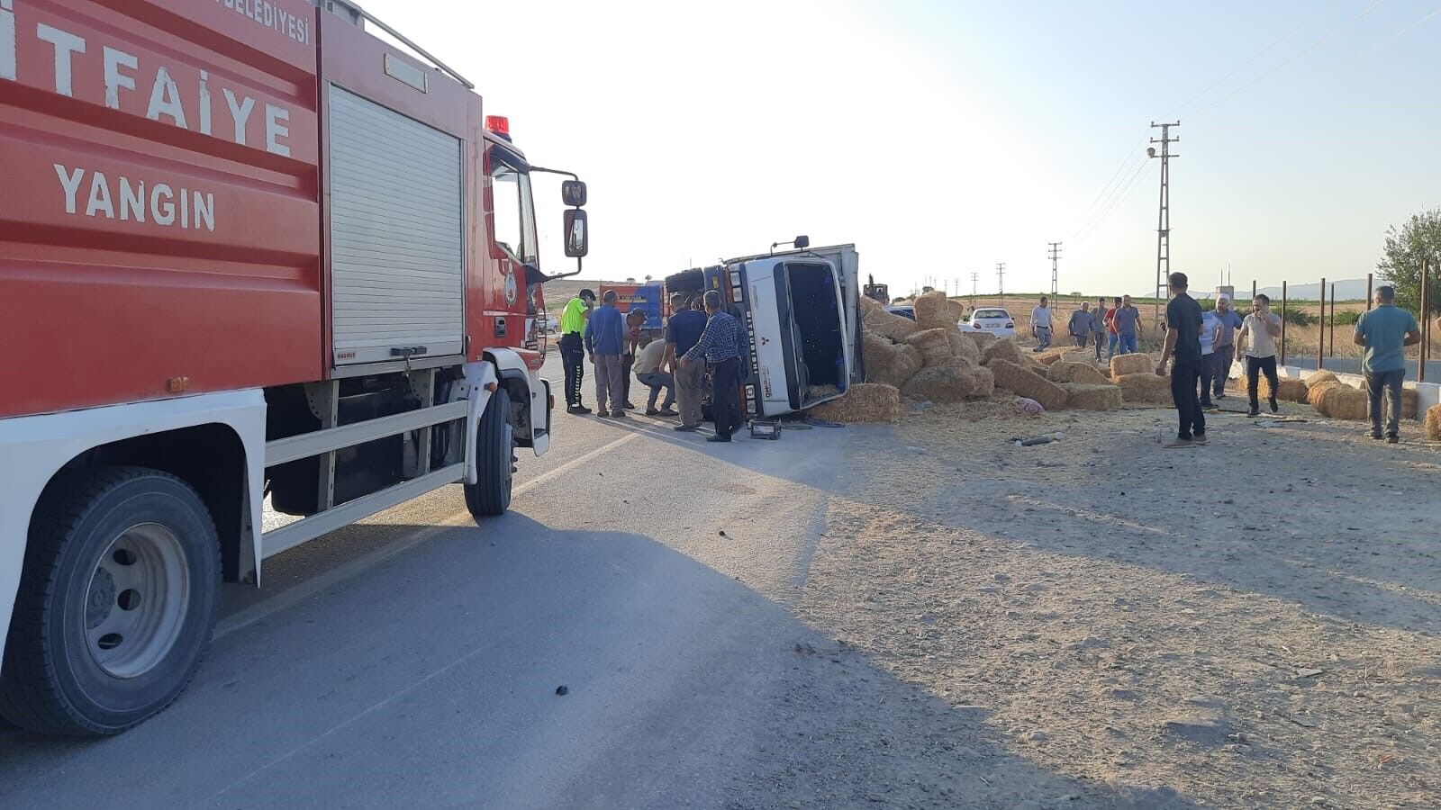 Vezirköprü’de Kamyonet Ile Traktör Çarpıştı 4 Yaralı (5)