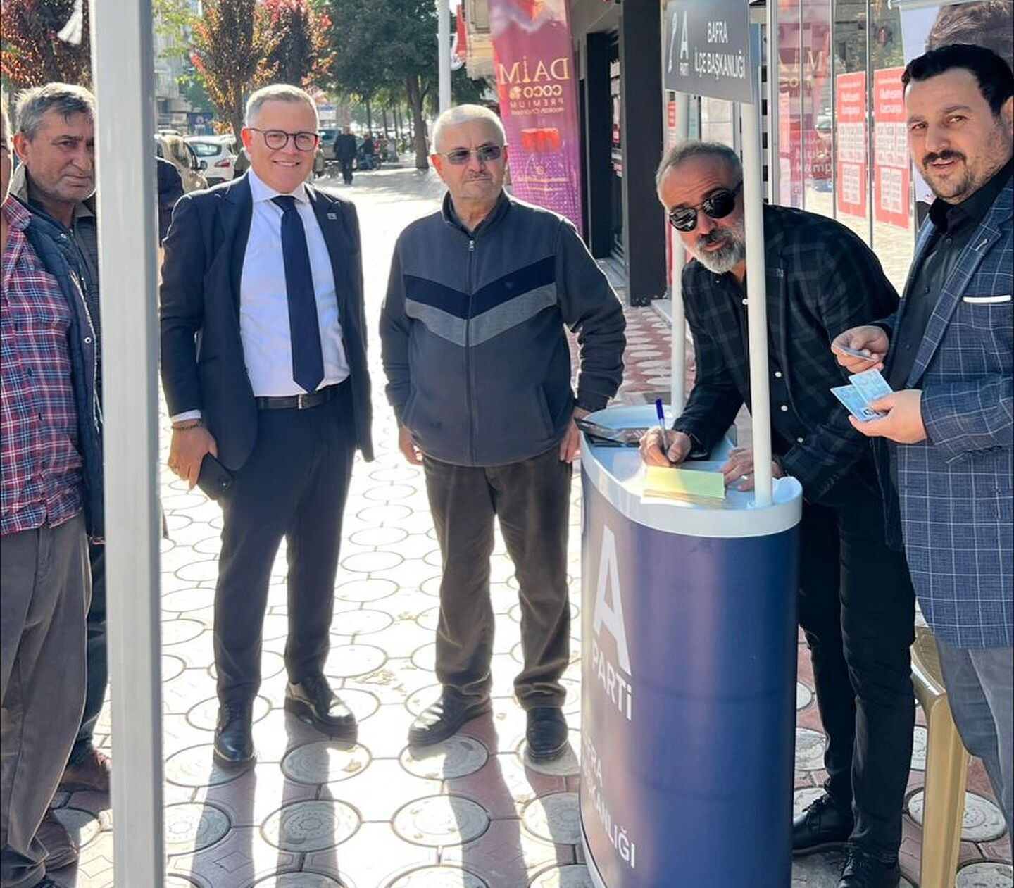 Anahtar Parti Bafra Teşkilatı Halkla Buluştu (3)