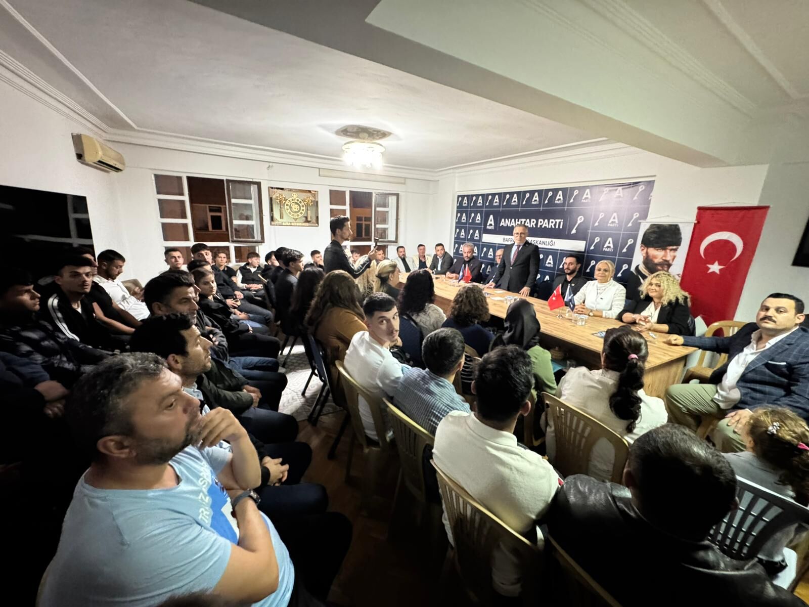 Anahtar Parti Bafra’da Gençlerle Buluştu (10)