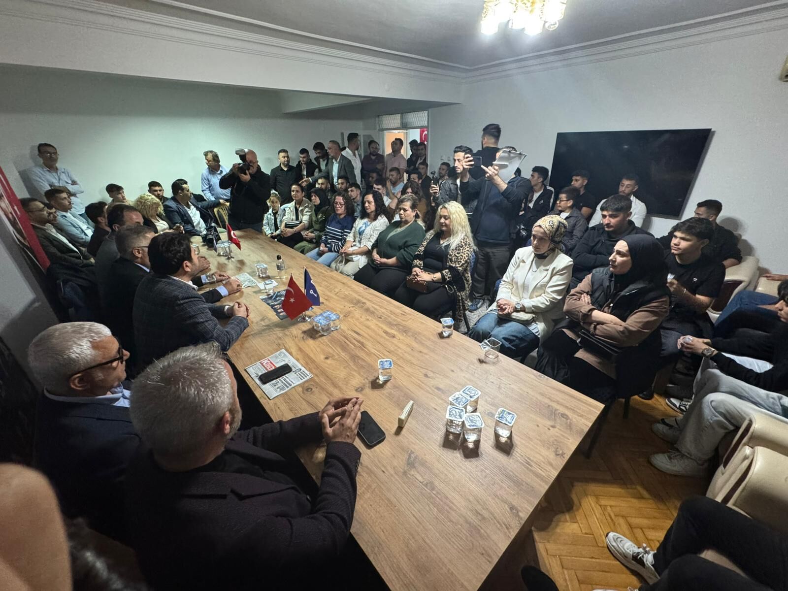 Anahtar Parti Bafra’da Gençlerle Buluştu (4)