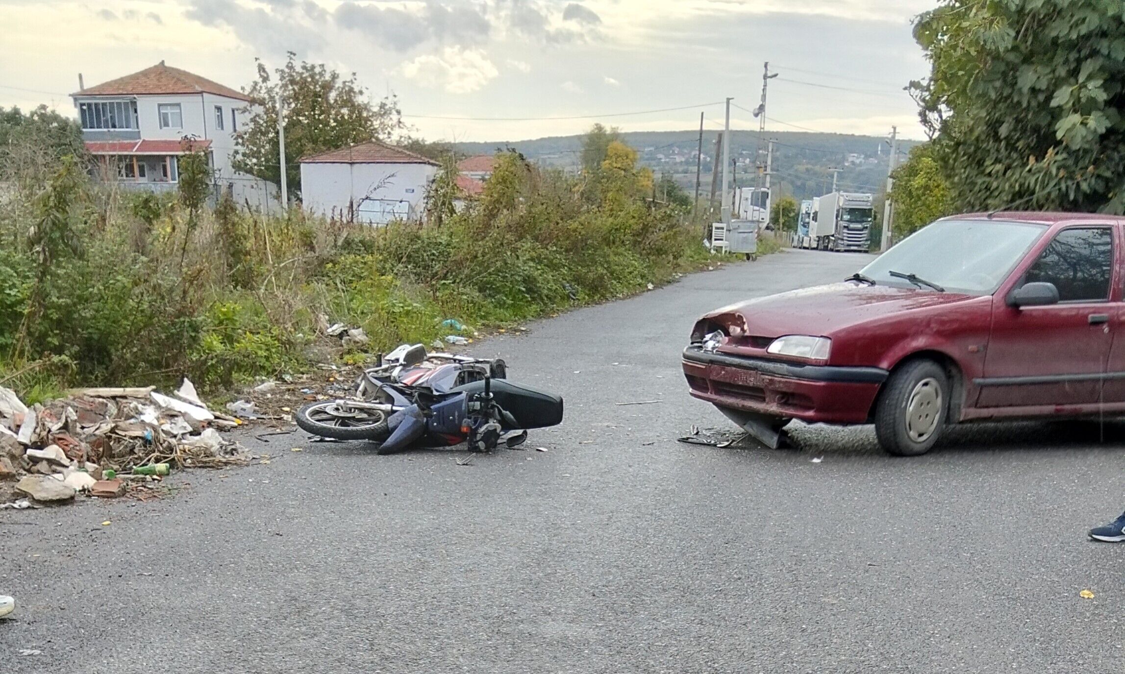 Bafra'da Otomobil Ile Motosiklet Çarpıştı 1 Yaralı (2)-1
