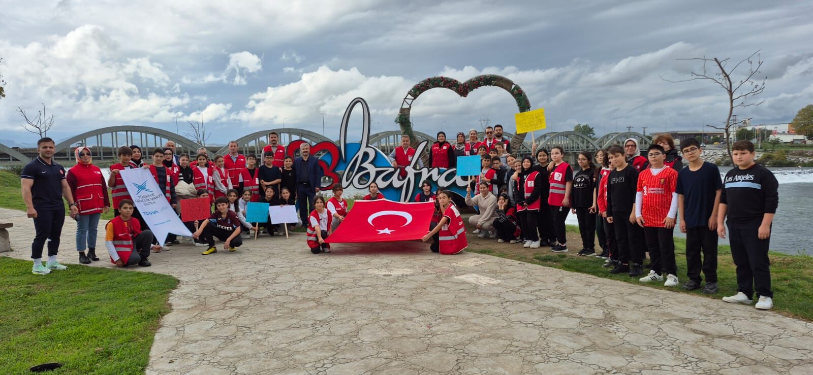 Kızılay’dan; Nazmiye Demirel Ortaokulu Öğrencileriyle Anlamlı Yürüyüş (2)
