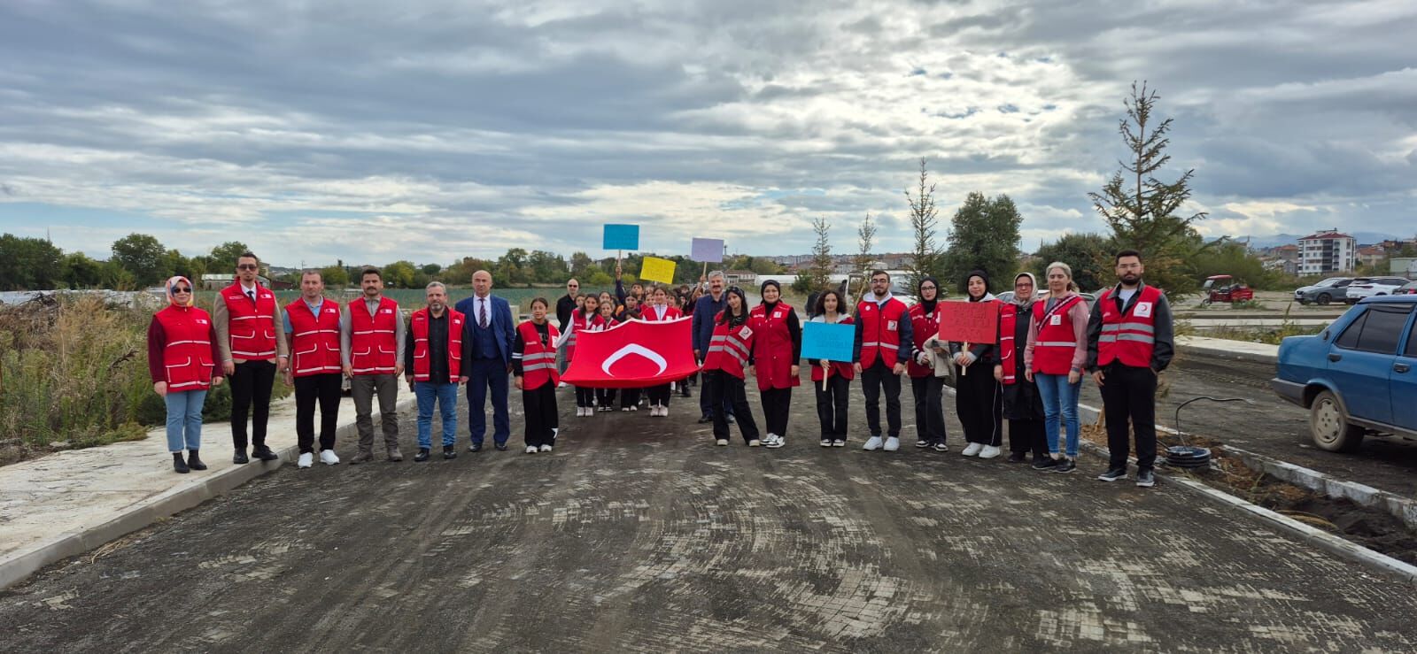 Kızılay’dan; Nazmiye Demirel Ortaokulu Öğrencileriyle Anlamlı Yürüyüş (4)